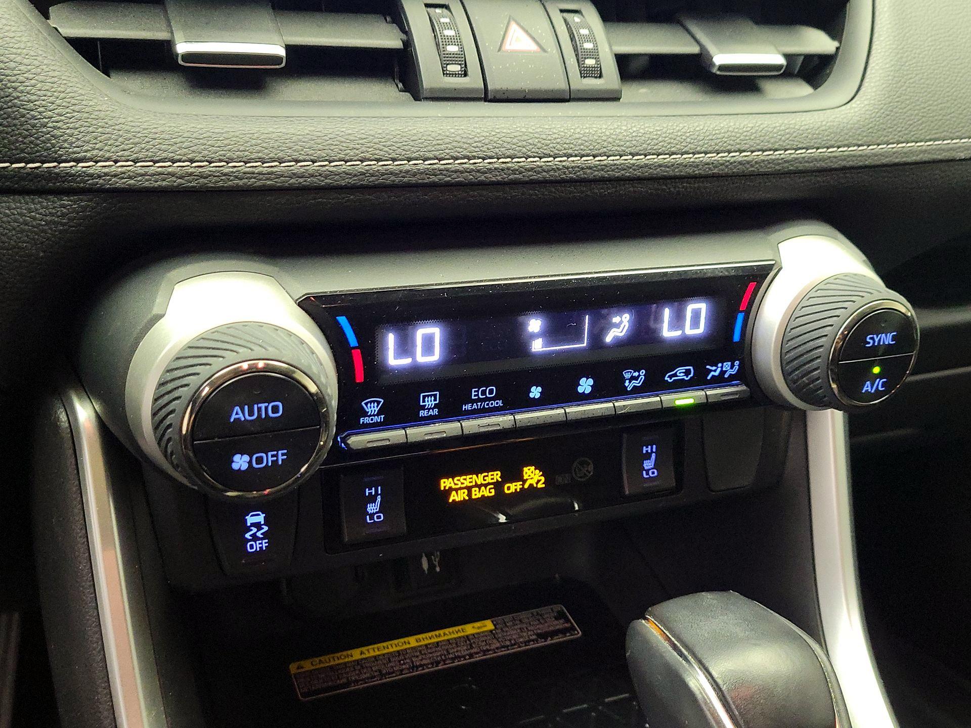 Thumbnail: 2019 Toyota RAV4 - 17