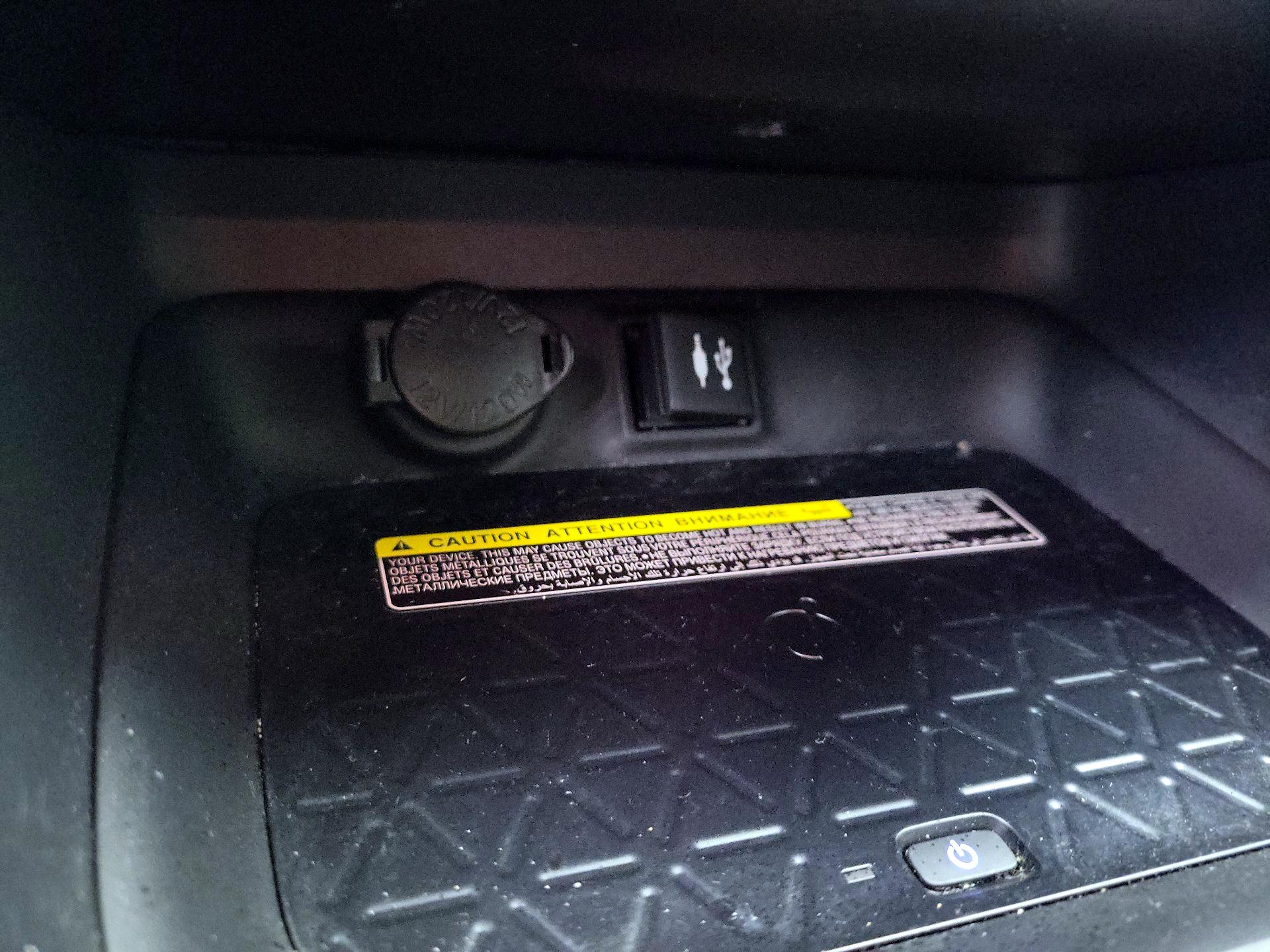 Thumbnail: 2019 Toyota RAV4 - 19