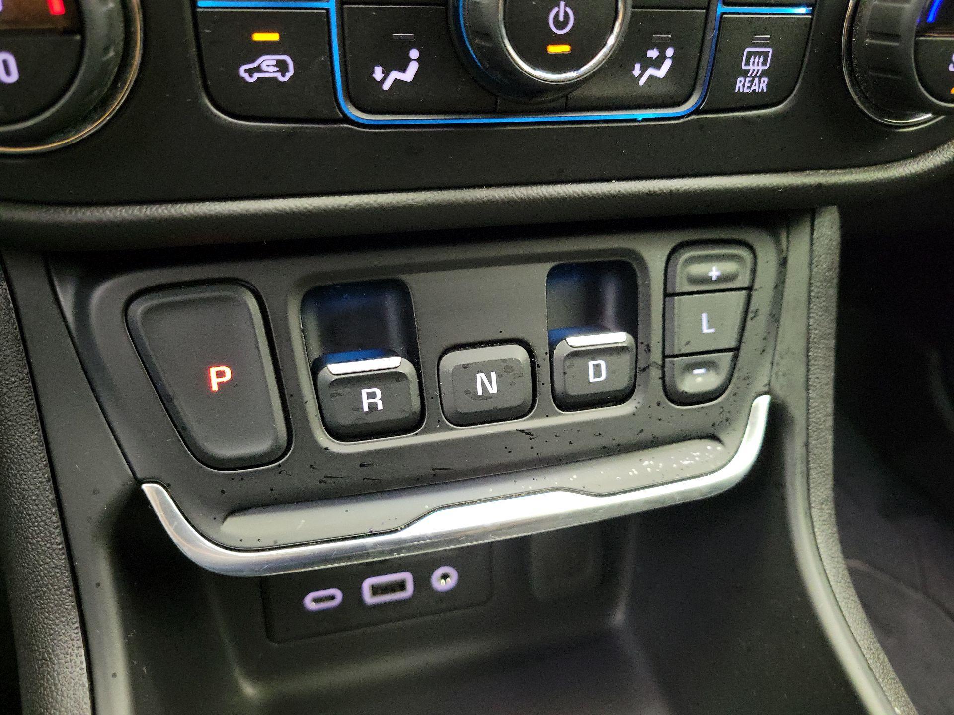 Thumbnail: 2020 GMC Terrain - 17
