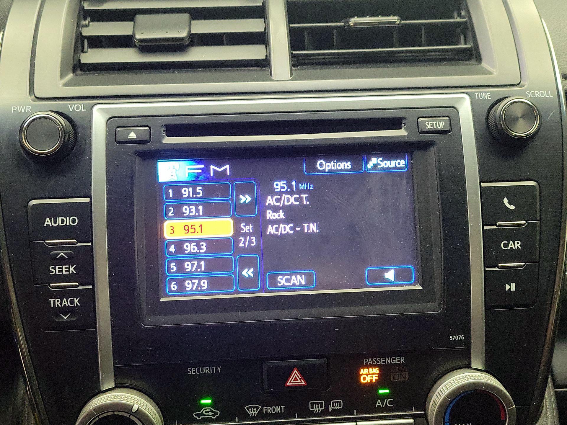 Thumbnail: 2014 Toyota Camry - 14