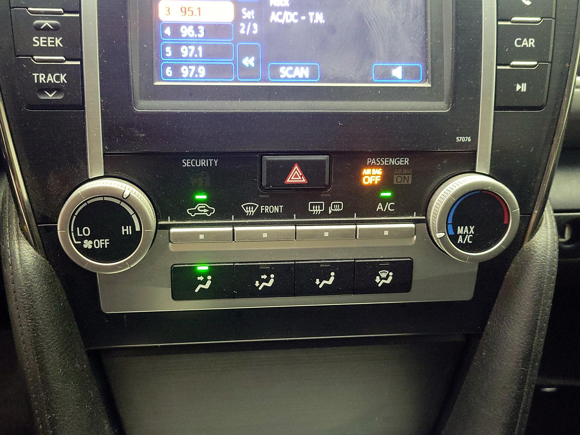 Thumbnail: 2014 Toyota Camry - 15