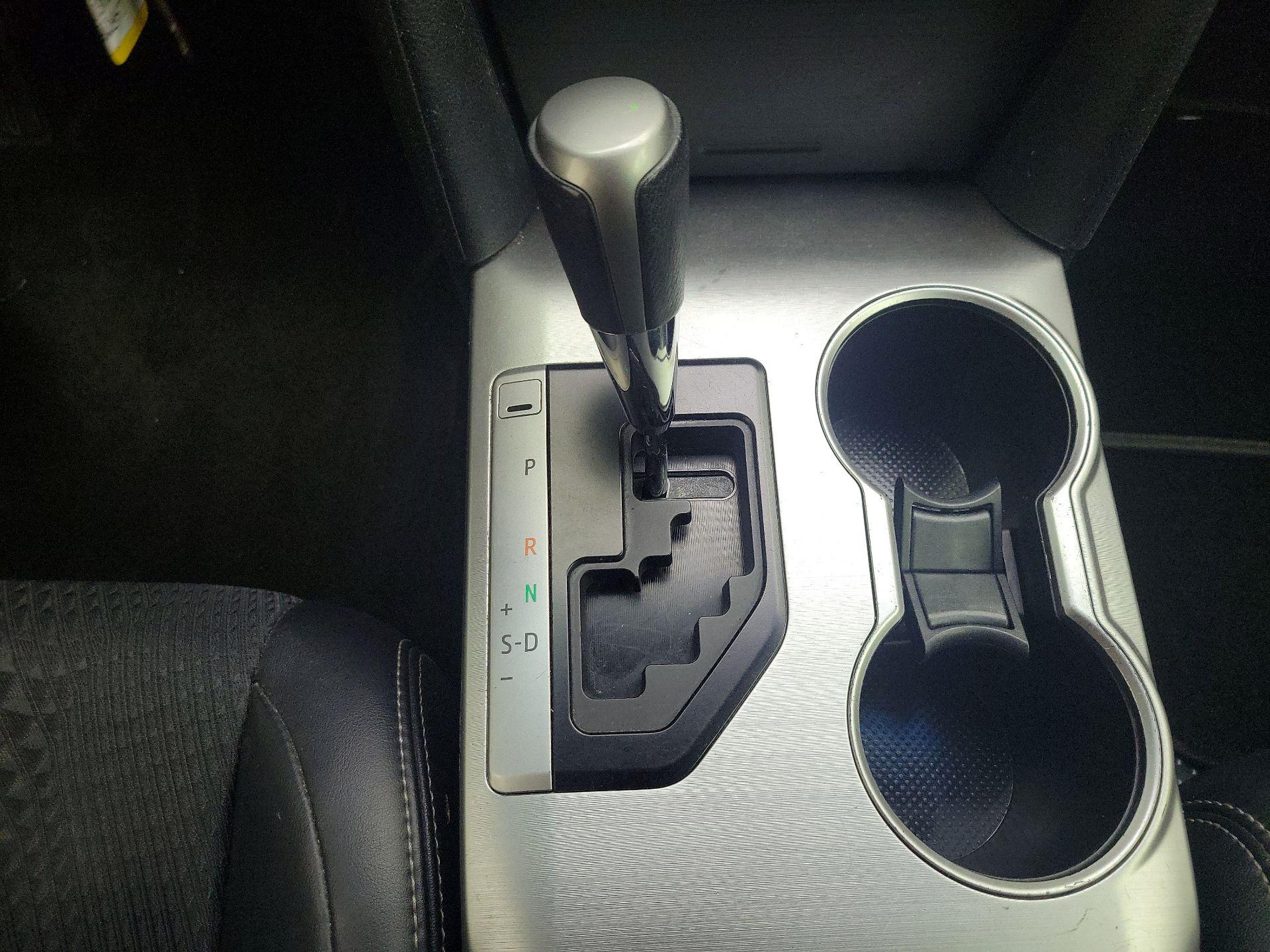 Thumbnail: 2014 Toyota Camry - 16