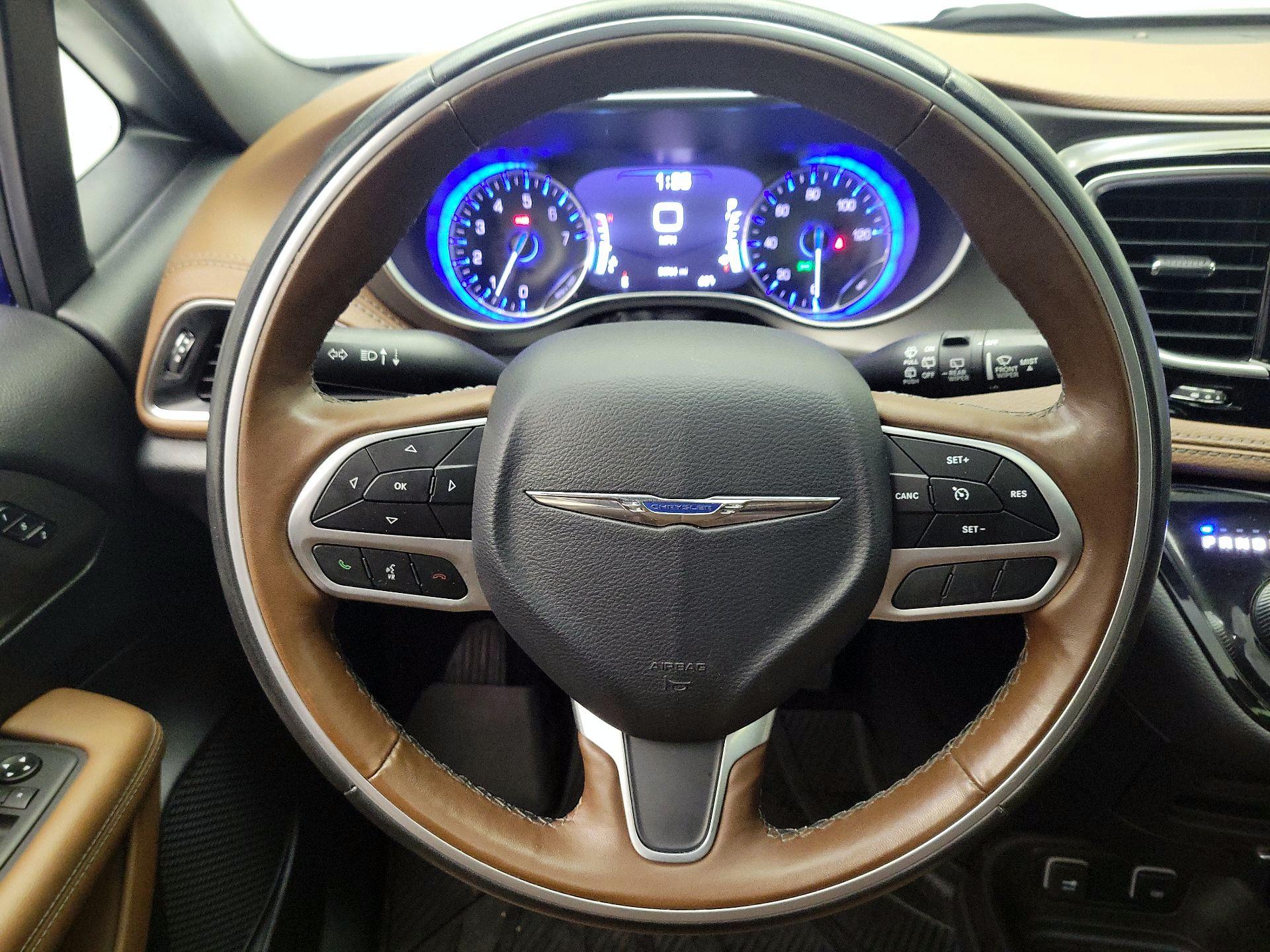 Thumbnail: 2020 Chrysler Pacifica - 10