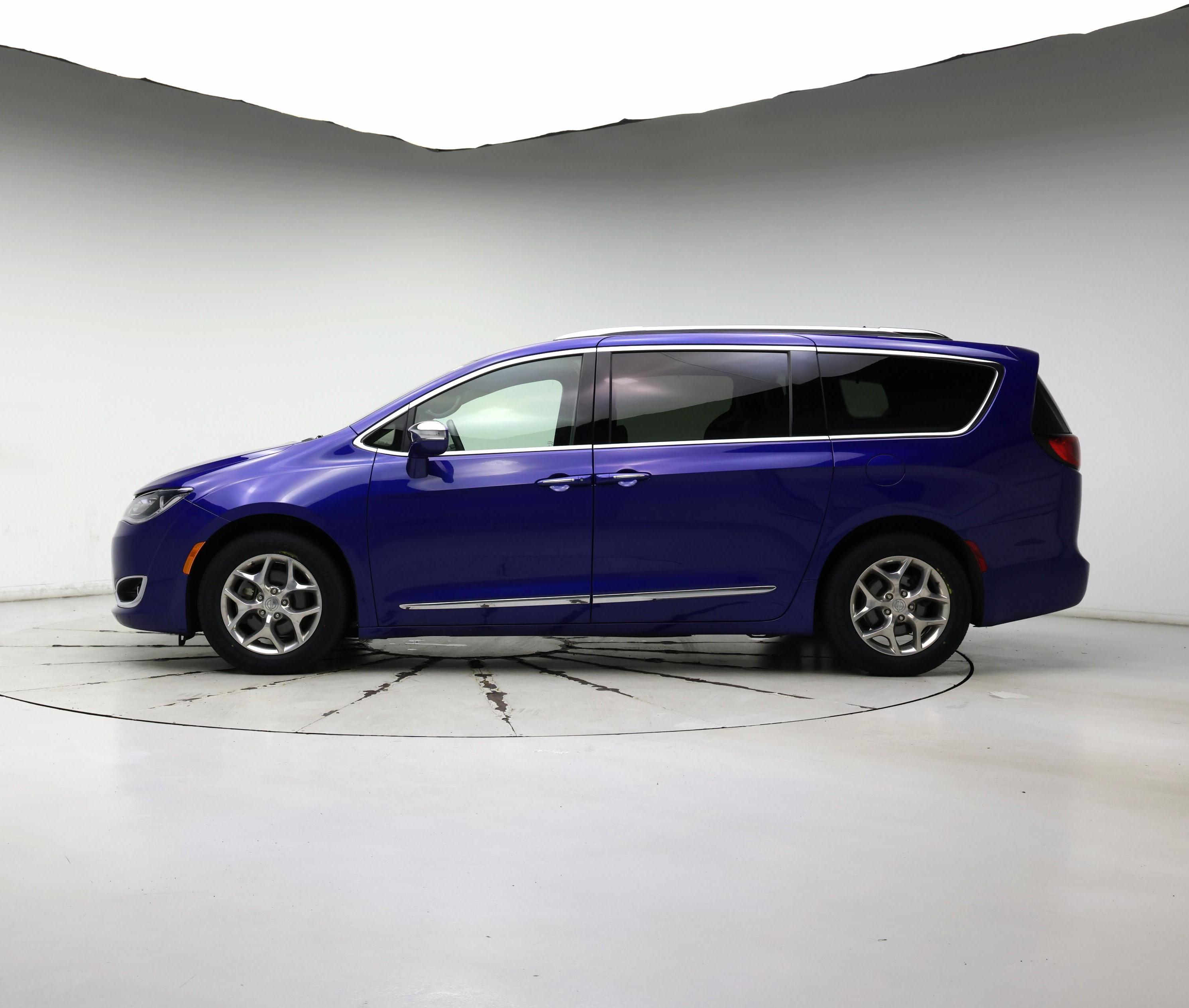 Thumbnail: 2020 Chrysler Pacifica - 3
