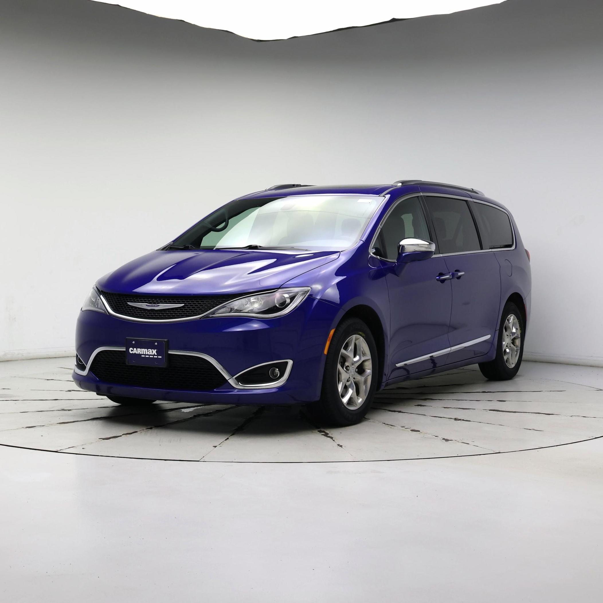 Thumbnail: 2020 Chrysler Pacifica - 4
