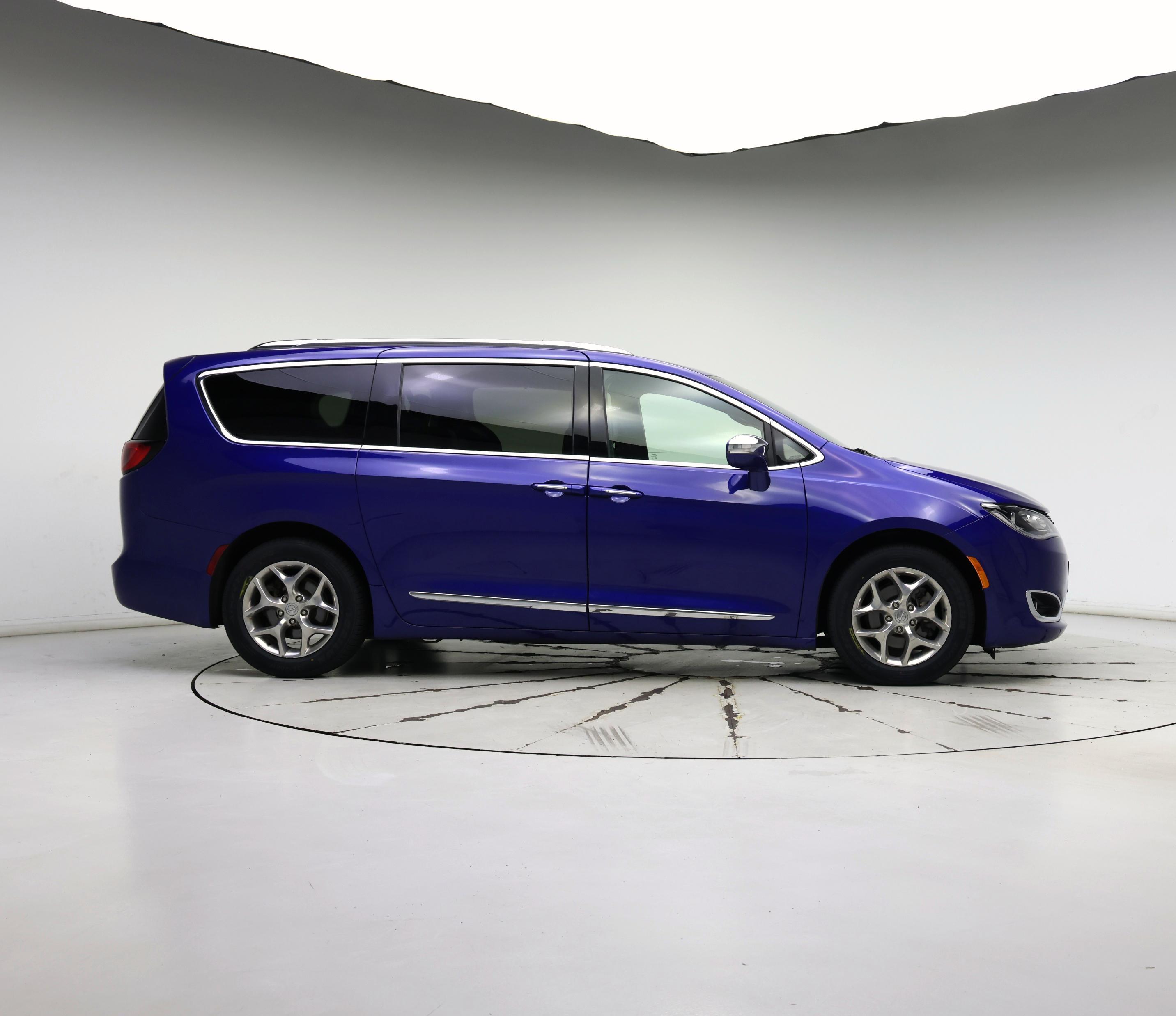 Thumbnail: 2020 Chrysler Pacifica - 7