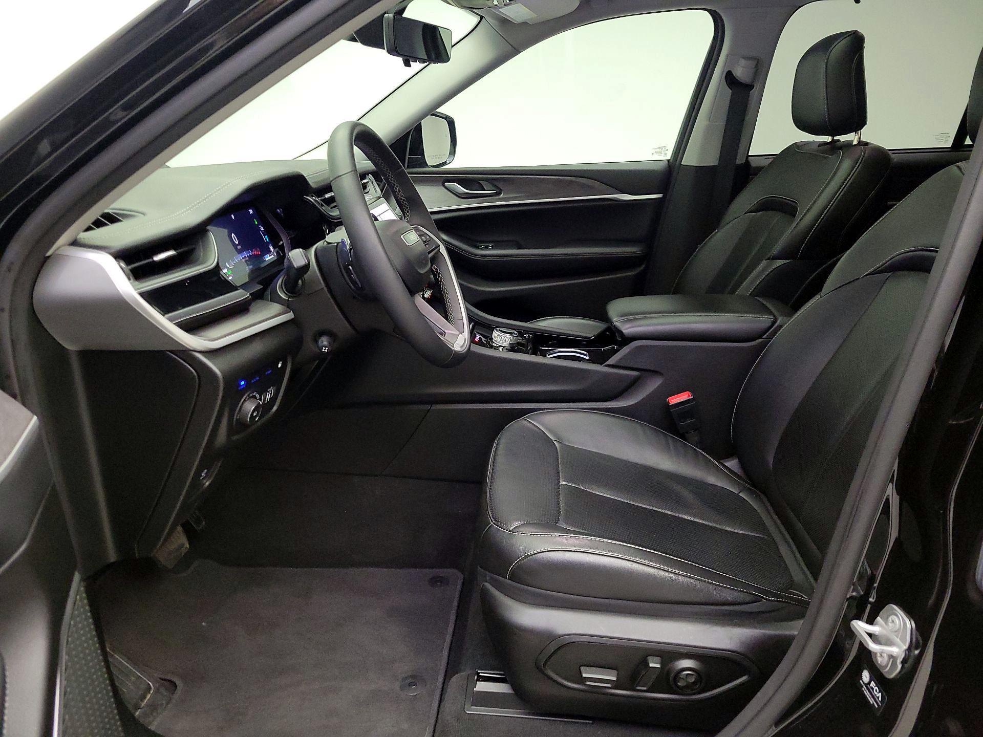 Thumbnail: 2023 Jeep Grand Cherokee - 11