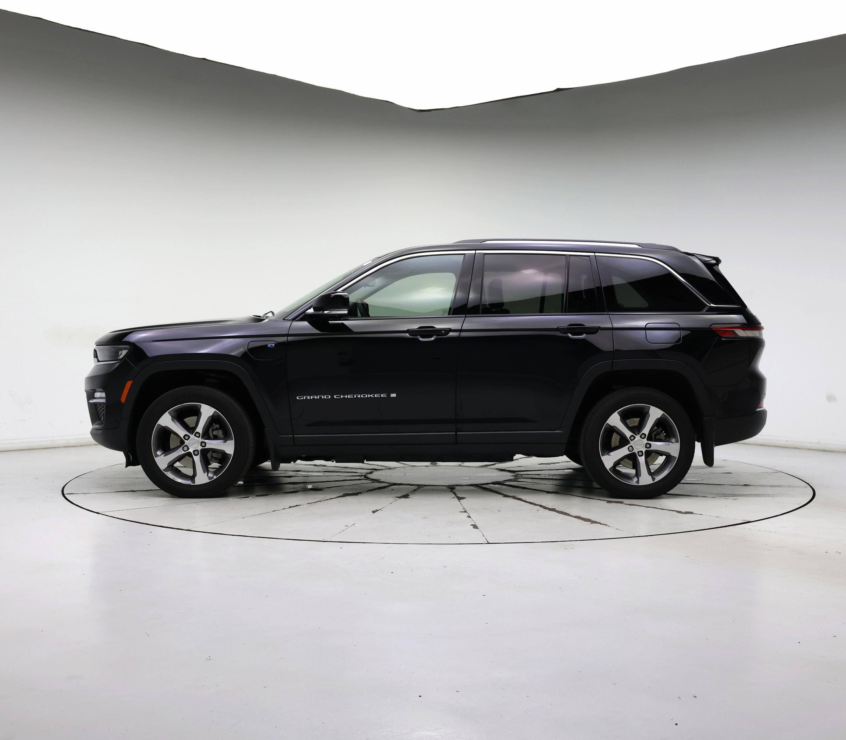 Thumbnail: 2023 Jeep Grand Cherokee - 3
