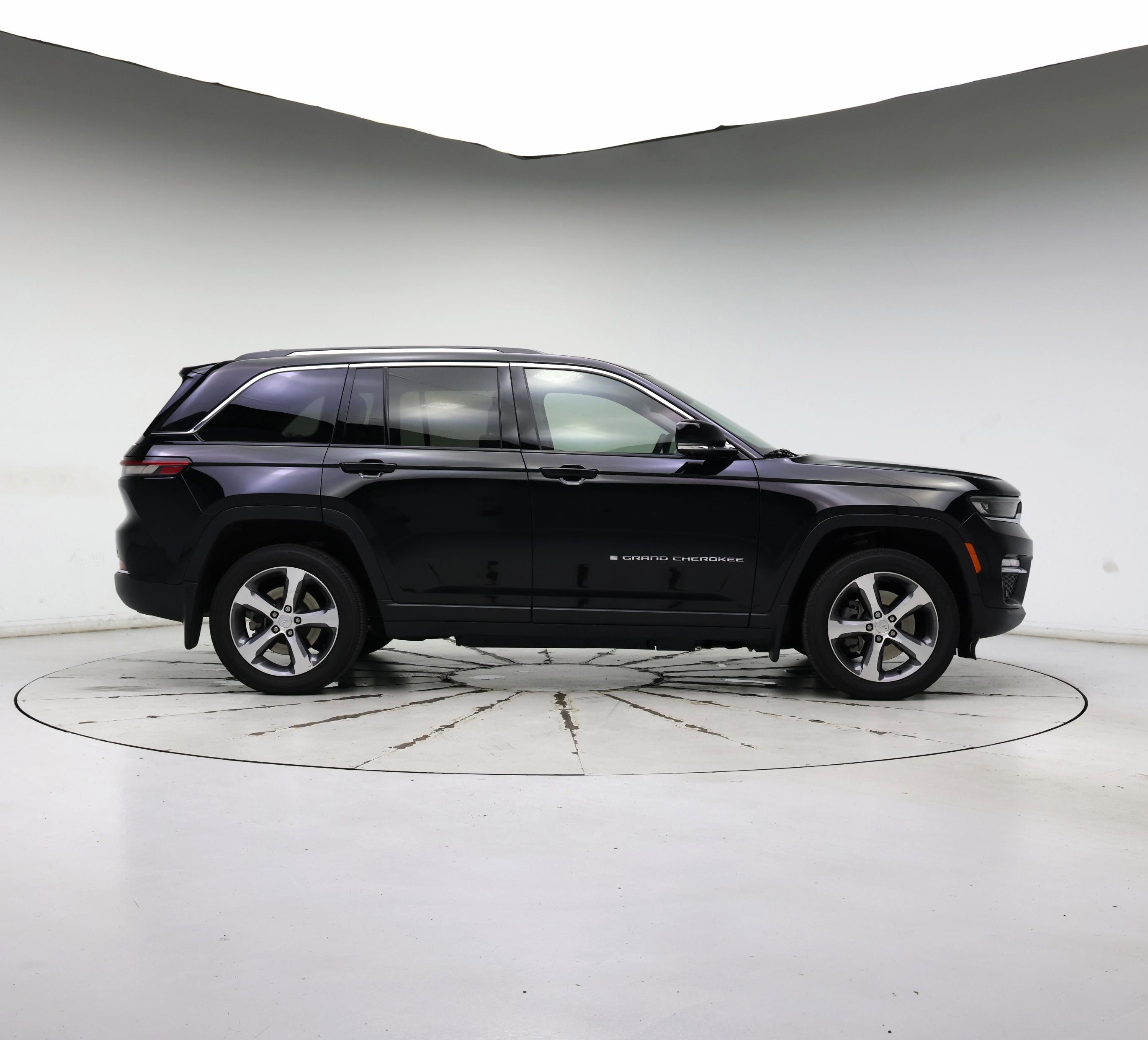 Thumbnail: 2023 Jeep Grand Cherokee - 7