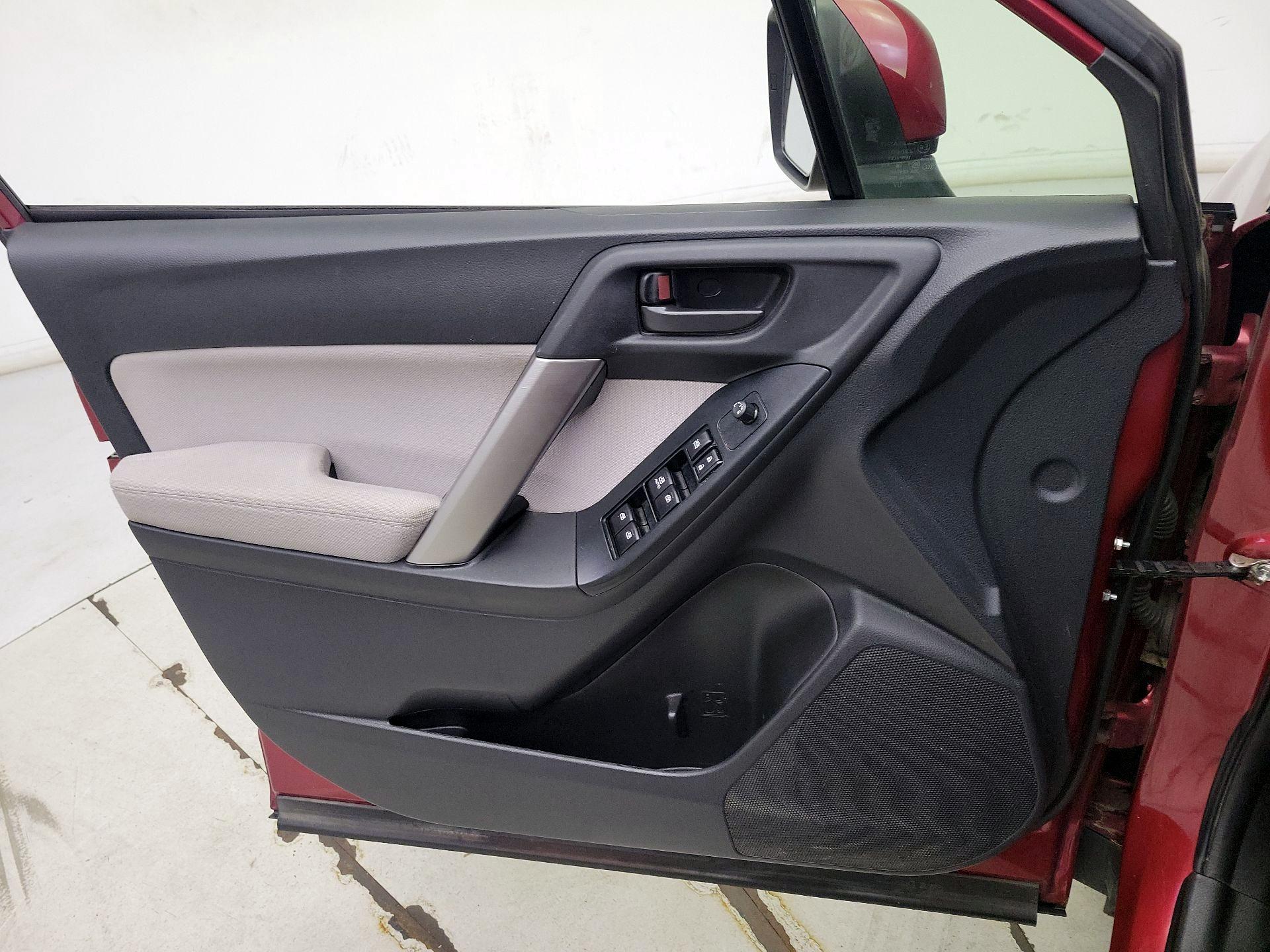 Thumbnail: 2015 Subaru Forester - 12
