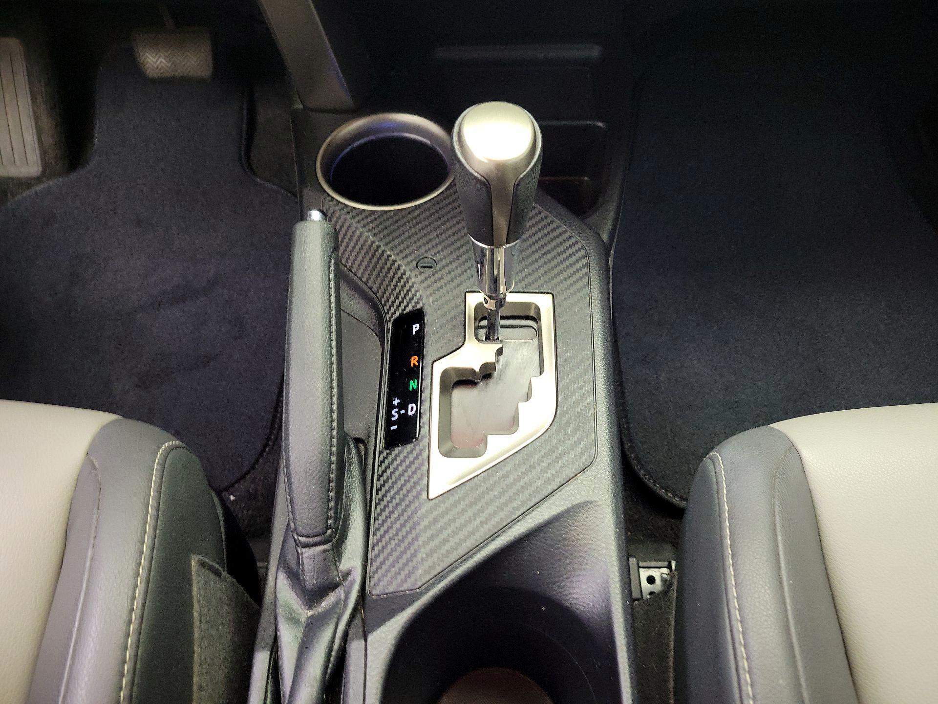 Thumbnail: 2013 Toyota RAV4 - 17