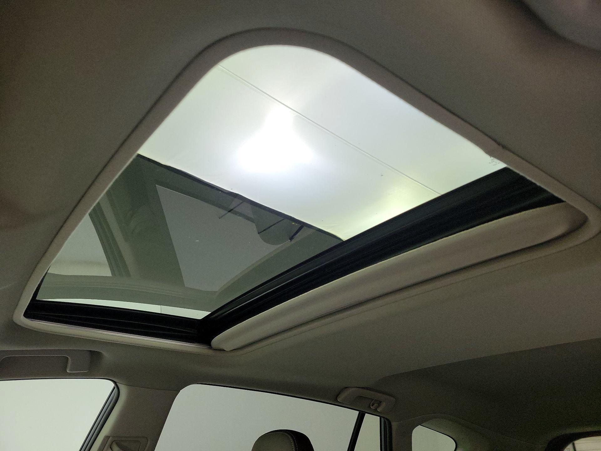 Thumbnail: 2013 Toyota RAV4 - 19