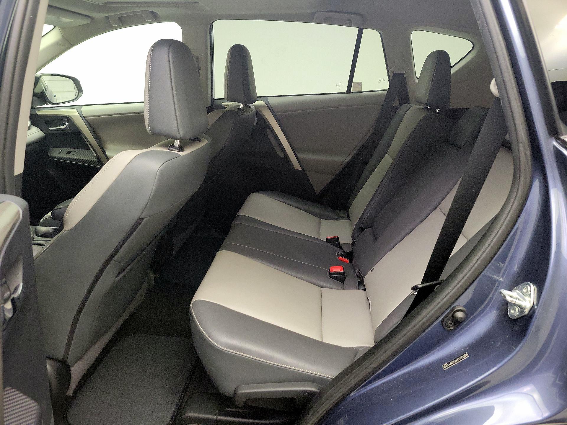 Thumbnail: 2013 Toyota RAV4 - 20