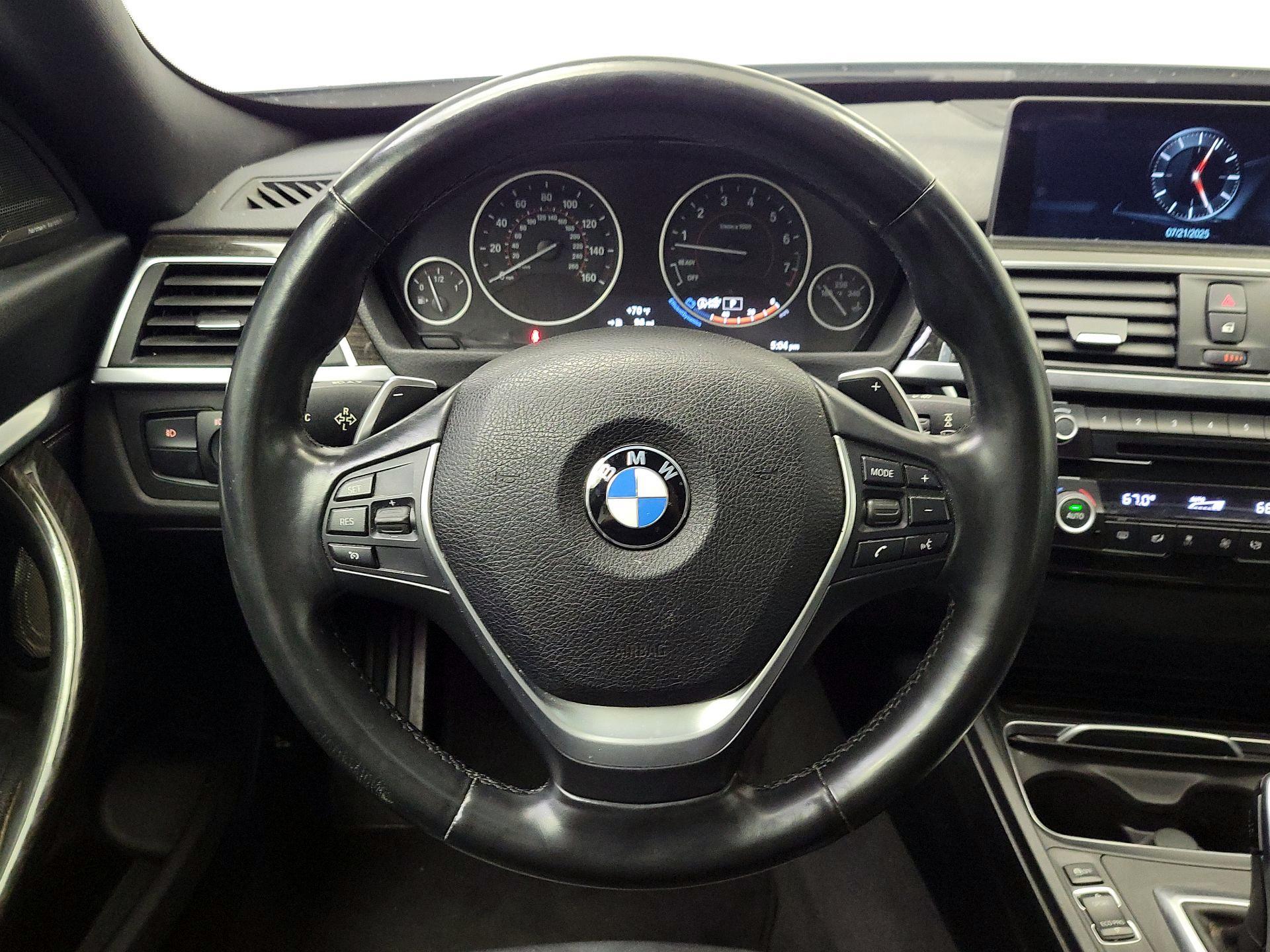 Thumbnail: 2017 BMW 3 Series - 10