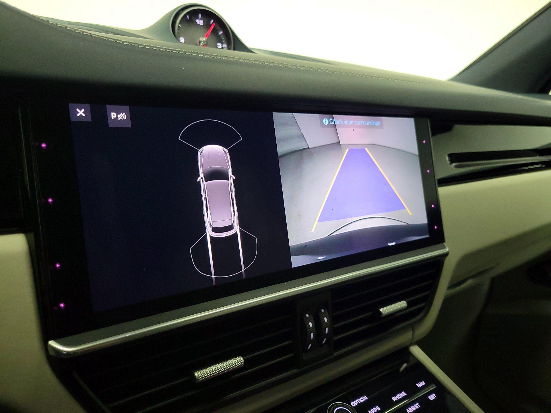 Thumbnail: 2019 Porsche Cayenne - 15