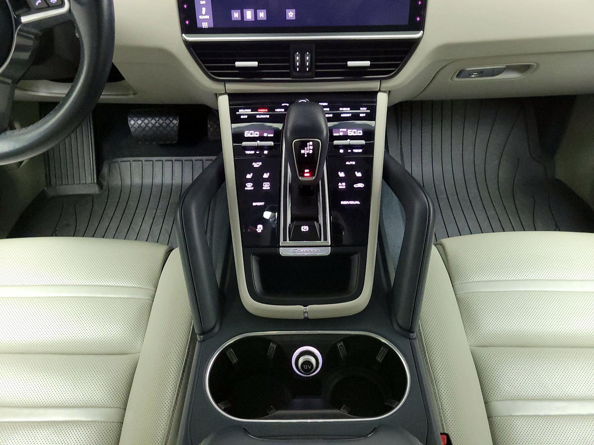 Thumbnail: 2019 Porsche Cayenne - 18