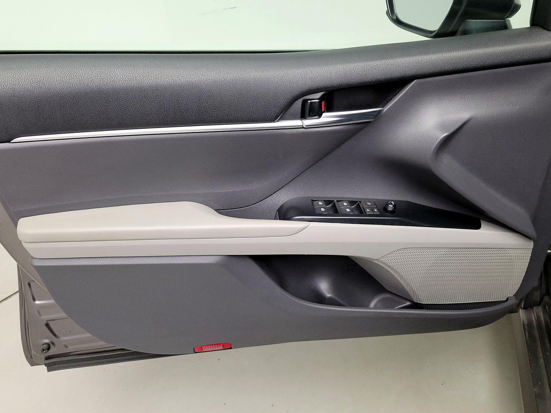 Thumbnail: 2020 Toyota Camry - 12