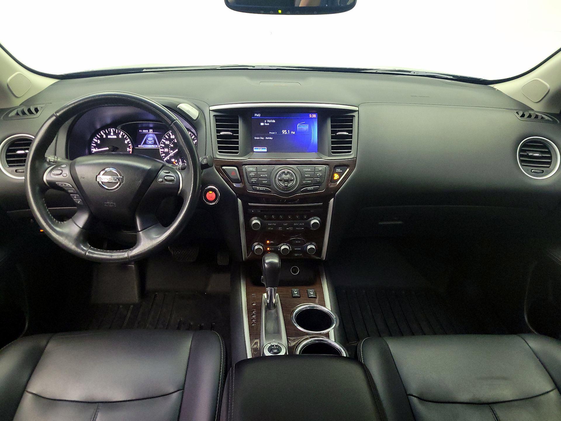 Thumbnail: 2016 Nissan Pathfinder - 9