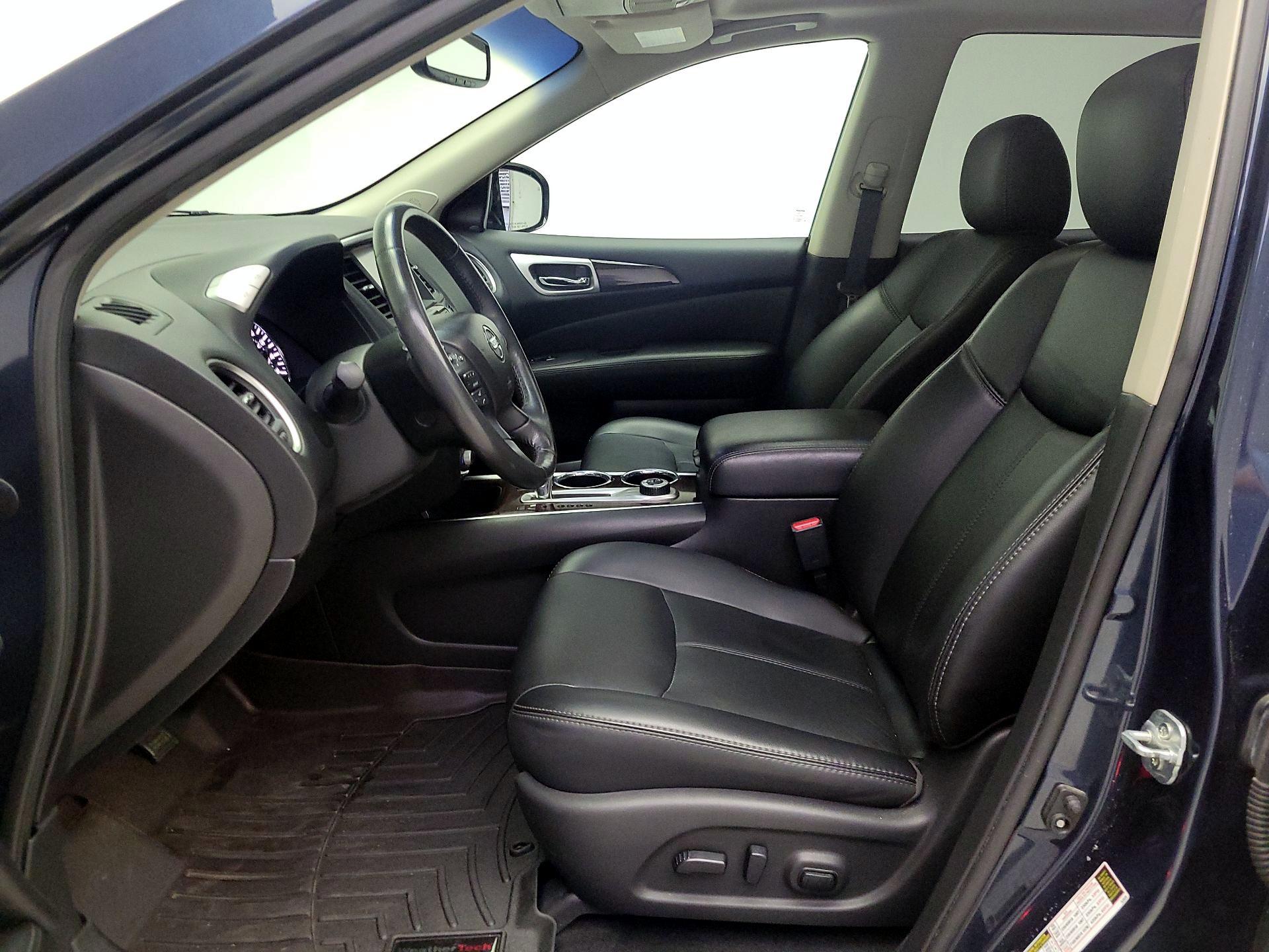 Thumbnail: 2016 Nissan Pathfinder - 11