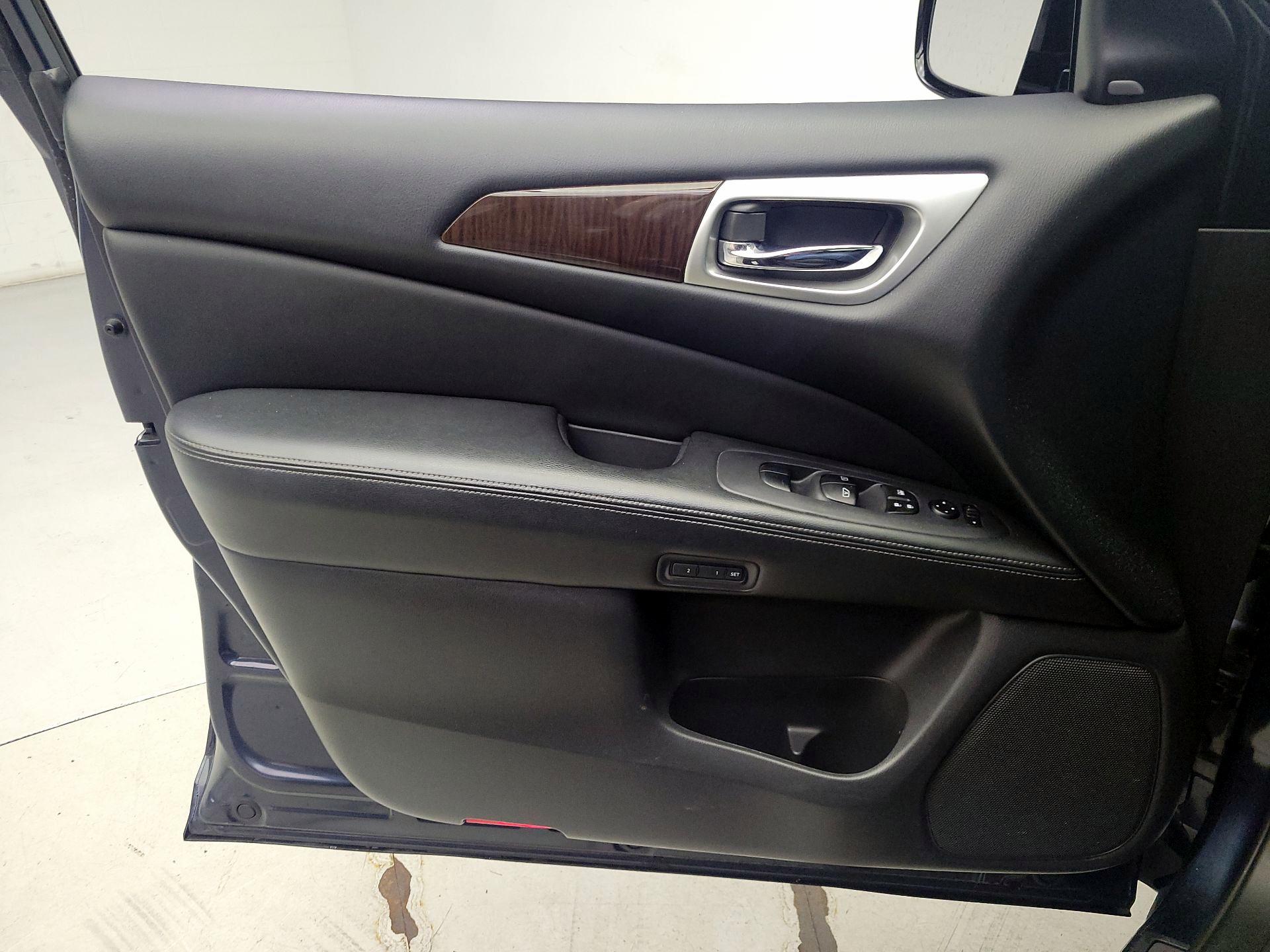Thumbnail: 2016 Nissan Pathfinder - 12