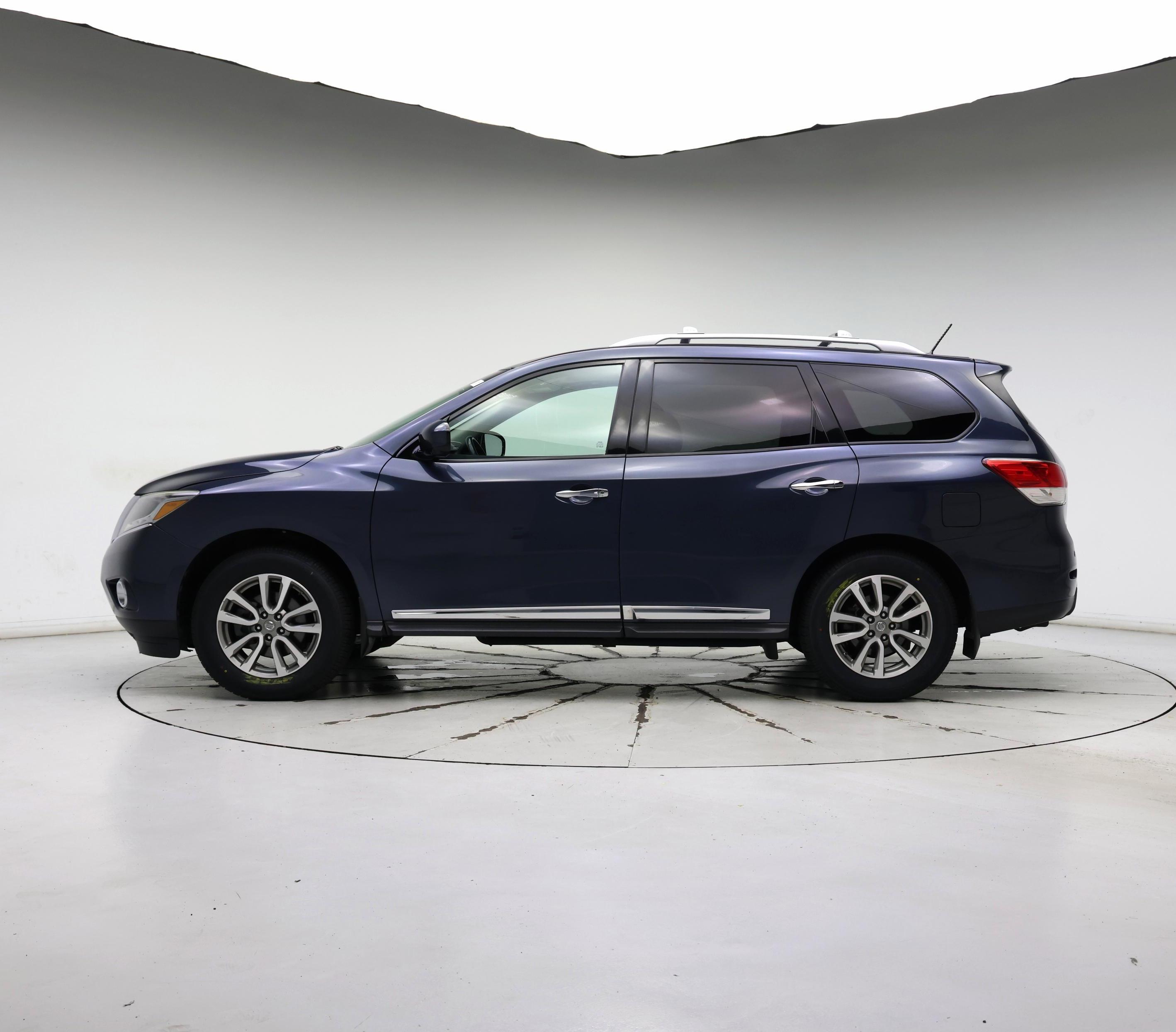 Thumbnail: 2016 Nissan Pathfinder - 3