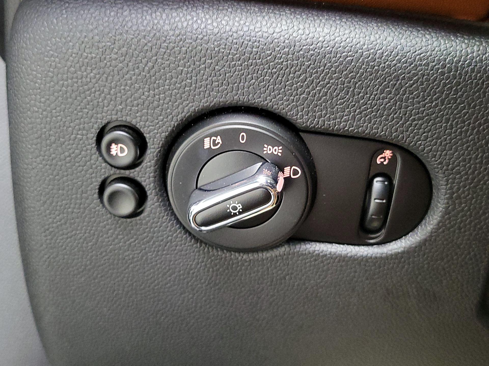 Thumbnail: 2020 MINI Cooper Hardtop - 13