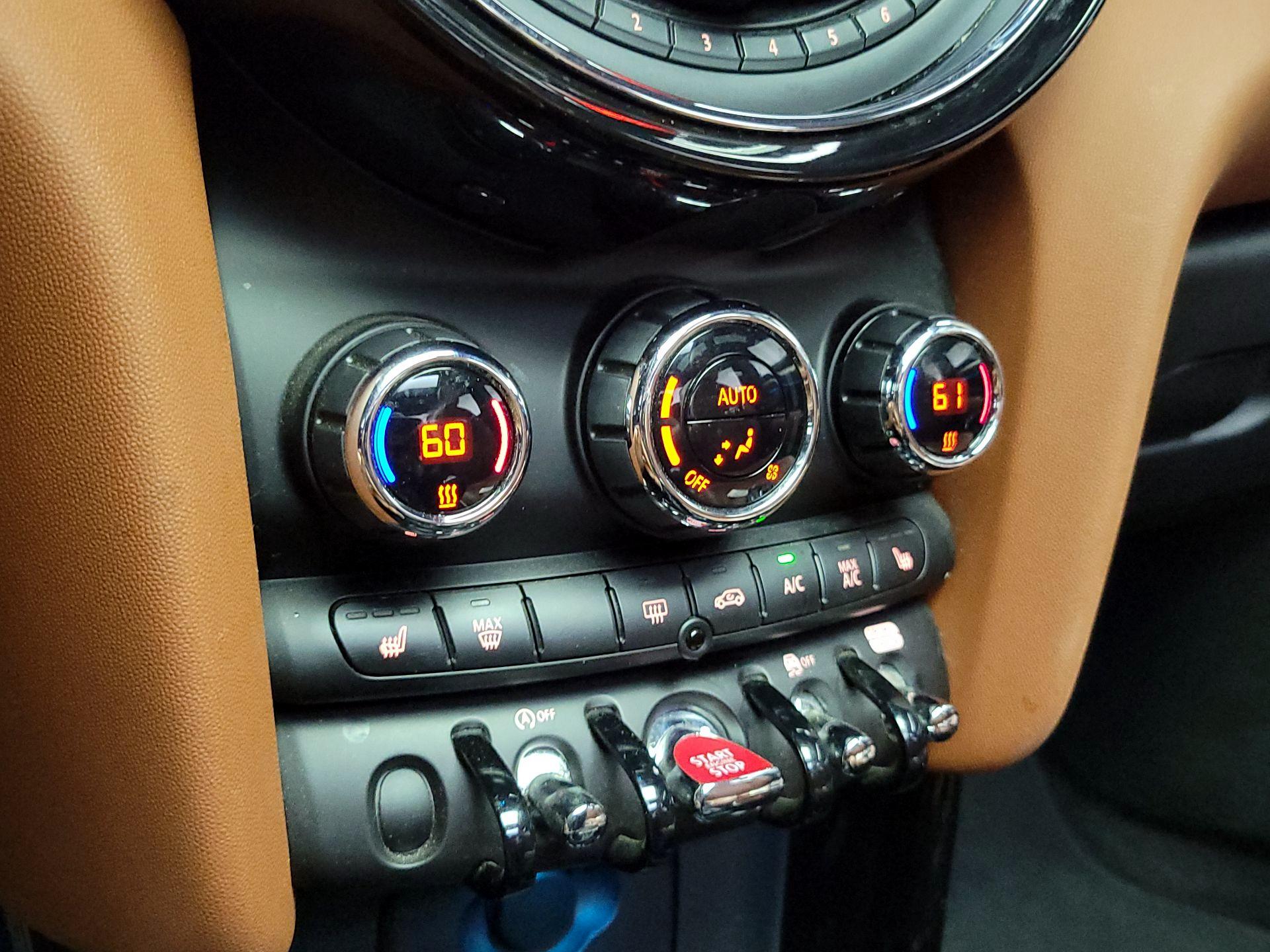 Thumbnail: 2020 MINI Cooper Hardtop - 17