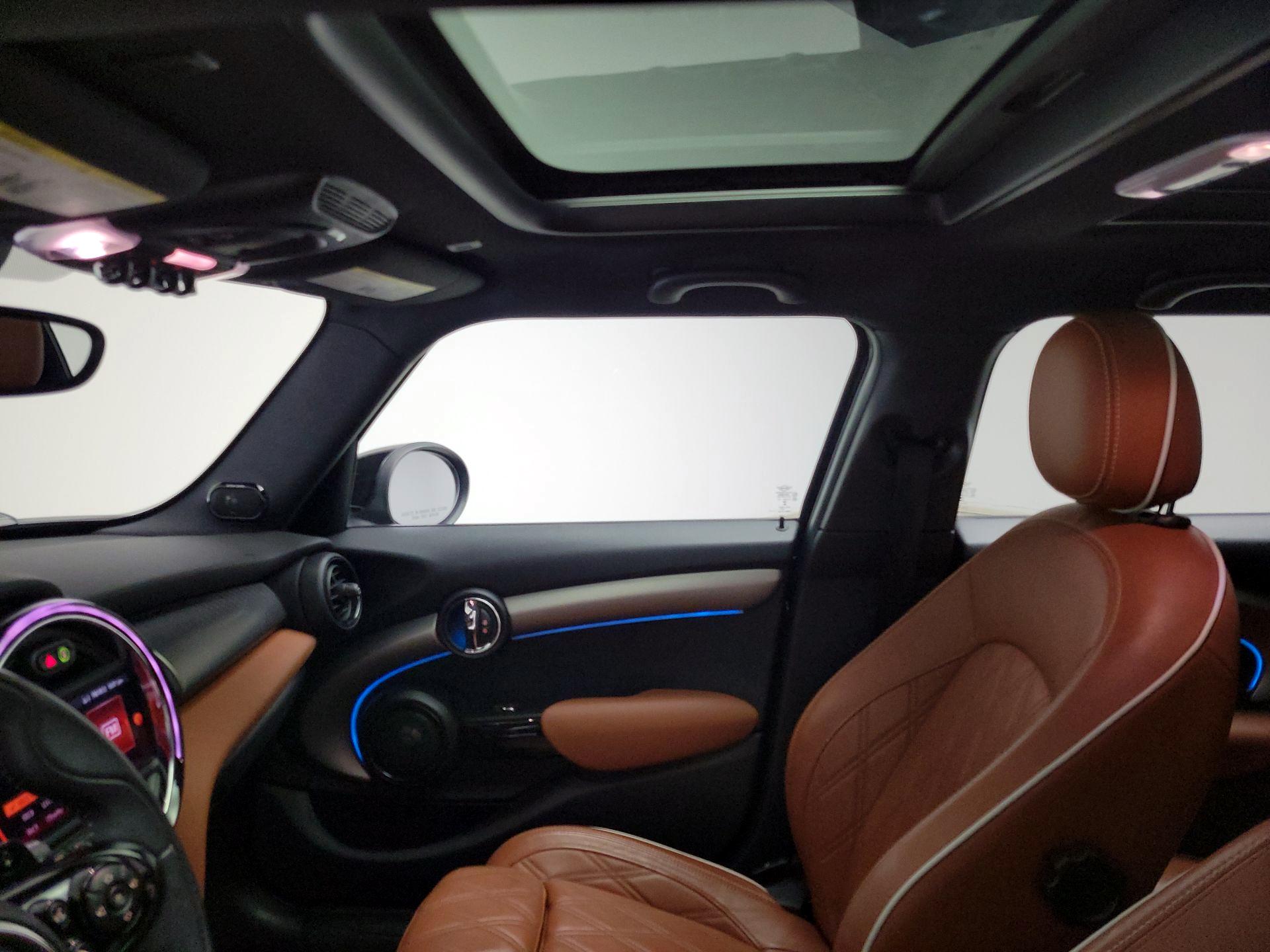 Thumbnail: 2020 MINI Cooper Hardtop - 20