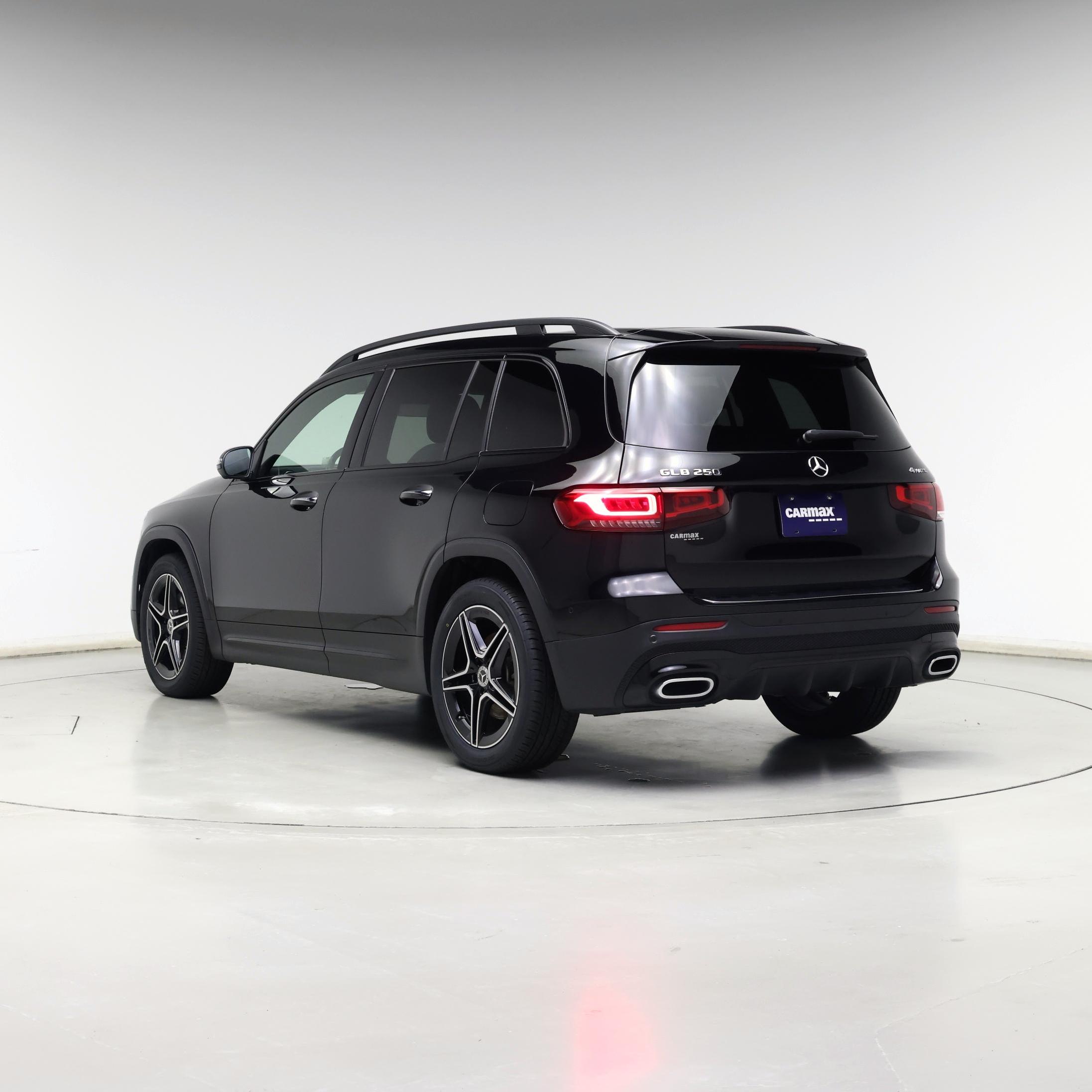 Thumbnail: 2023 Mercedes-Benz GLB - 2
