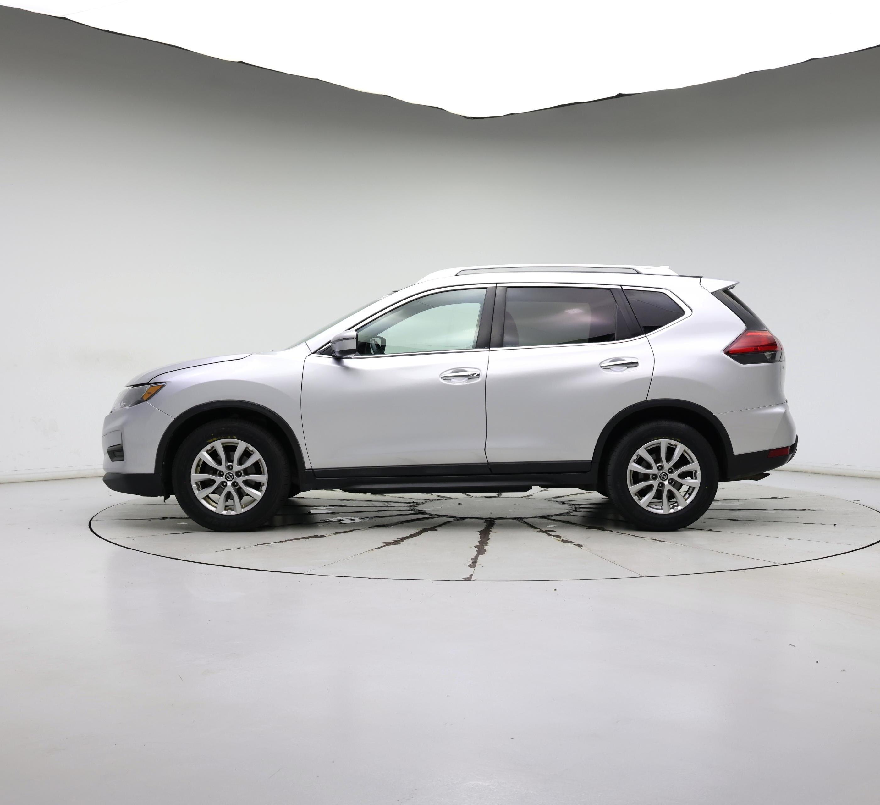 Thumbnail: 2017 Nissan Rogue - 3
