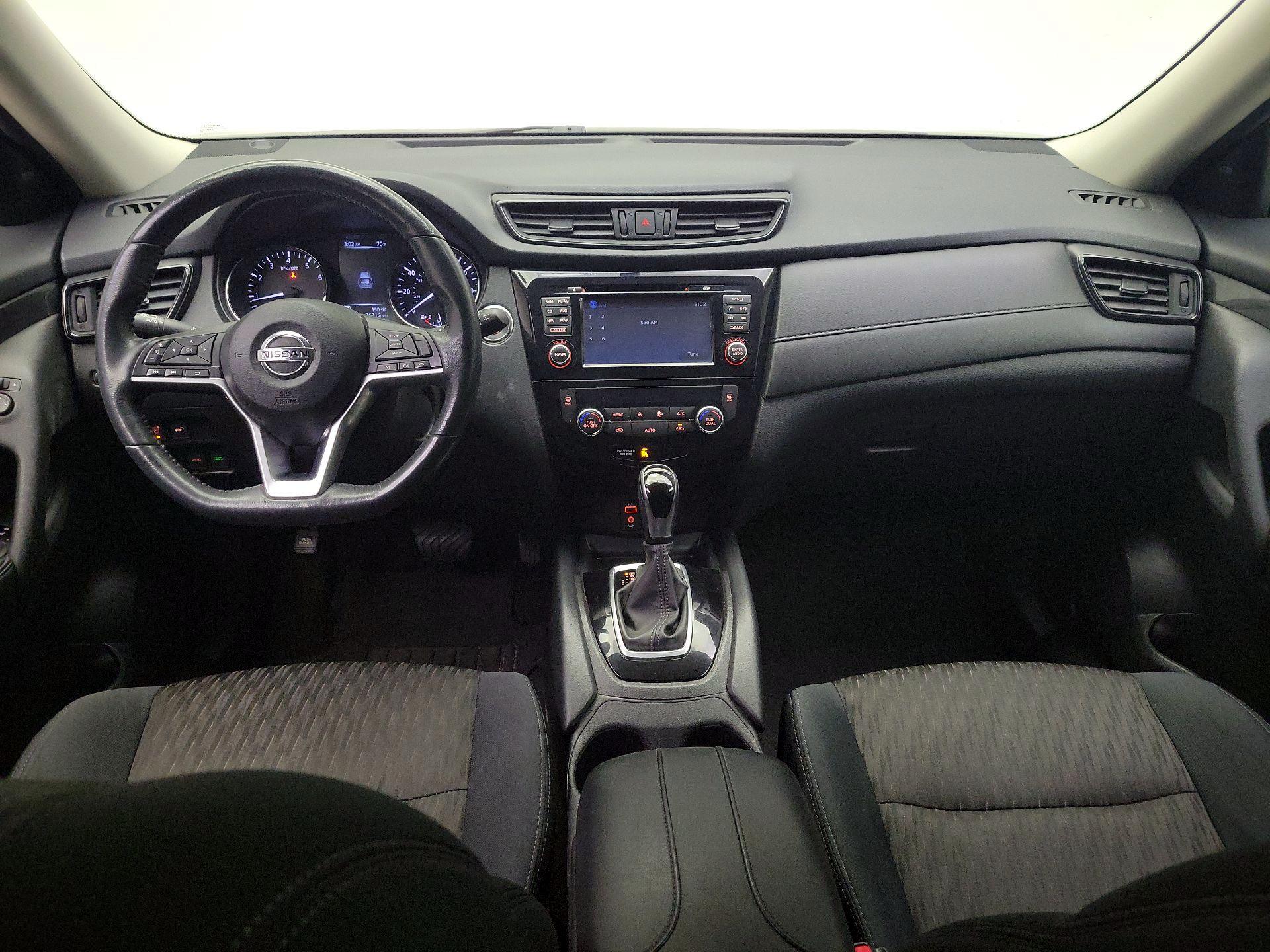 Thumbnail: 2017 Nissan Rogue - 9