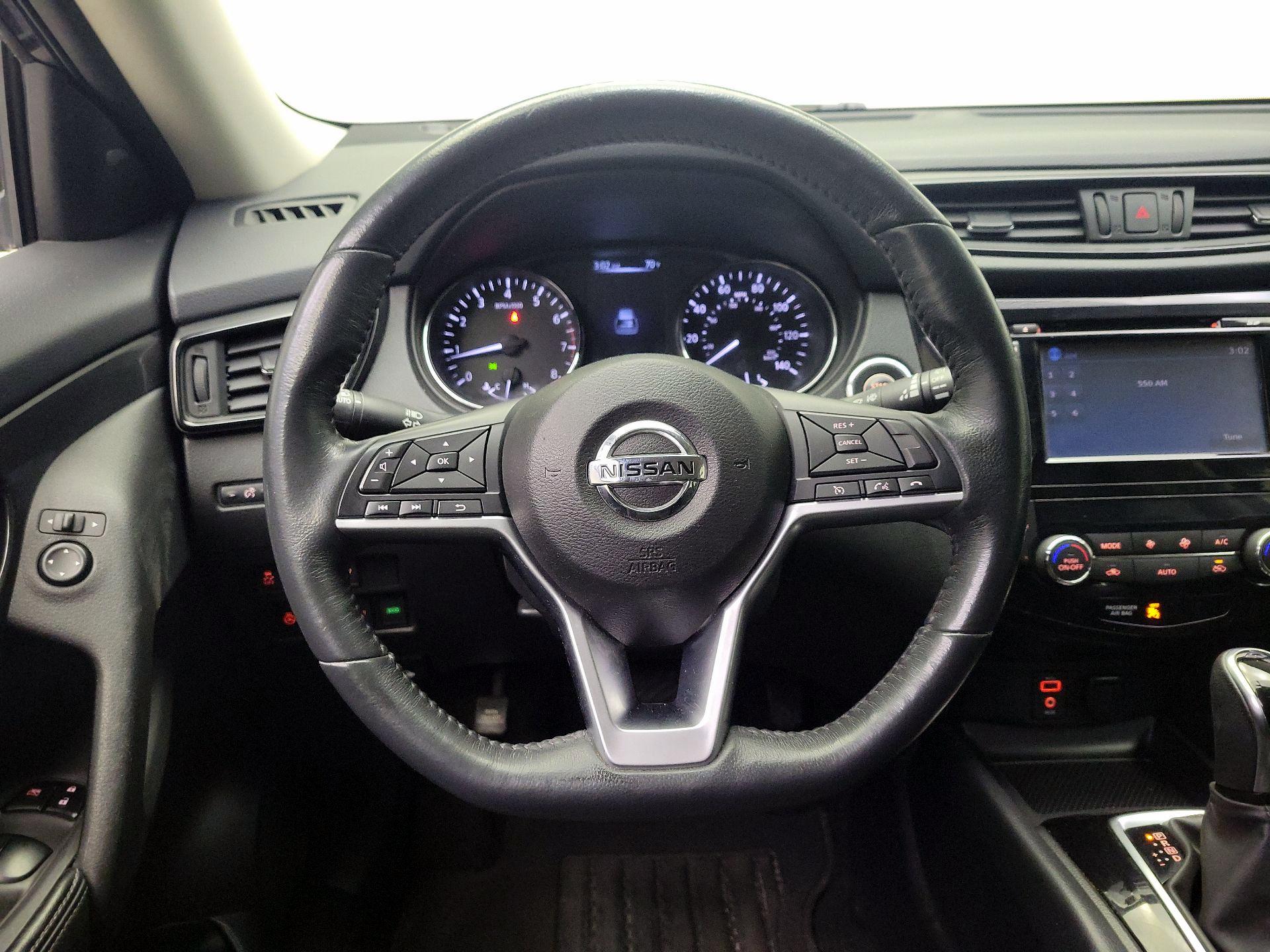 Thumbnail: 2017 Nissan Rogue - 10