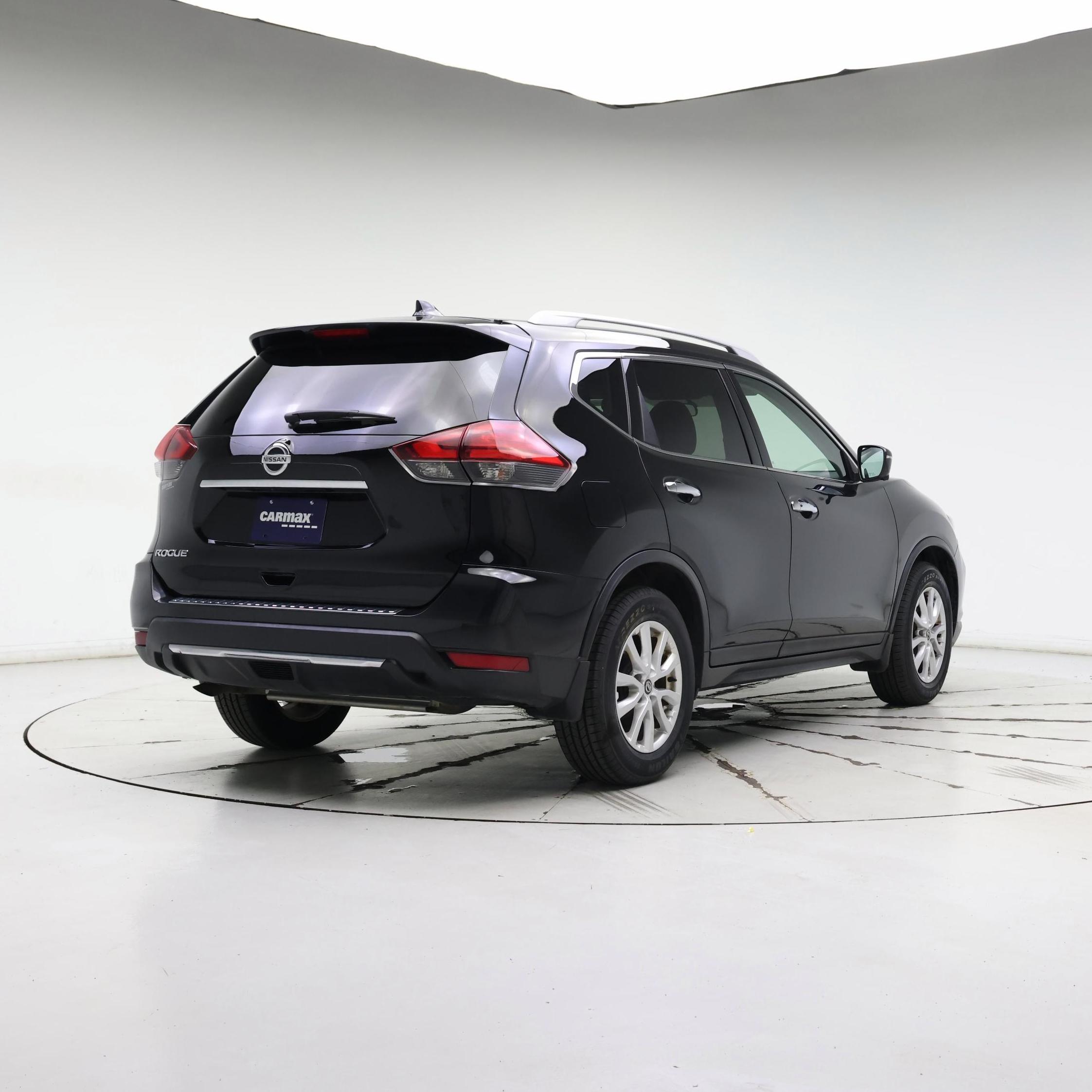 Thumbnail: 2017 Nissan Rogue - 8