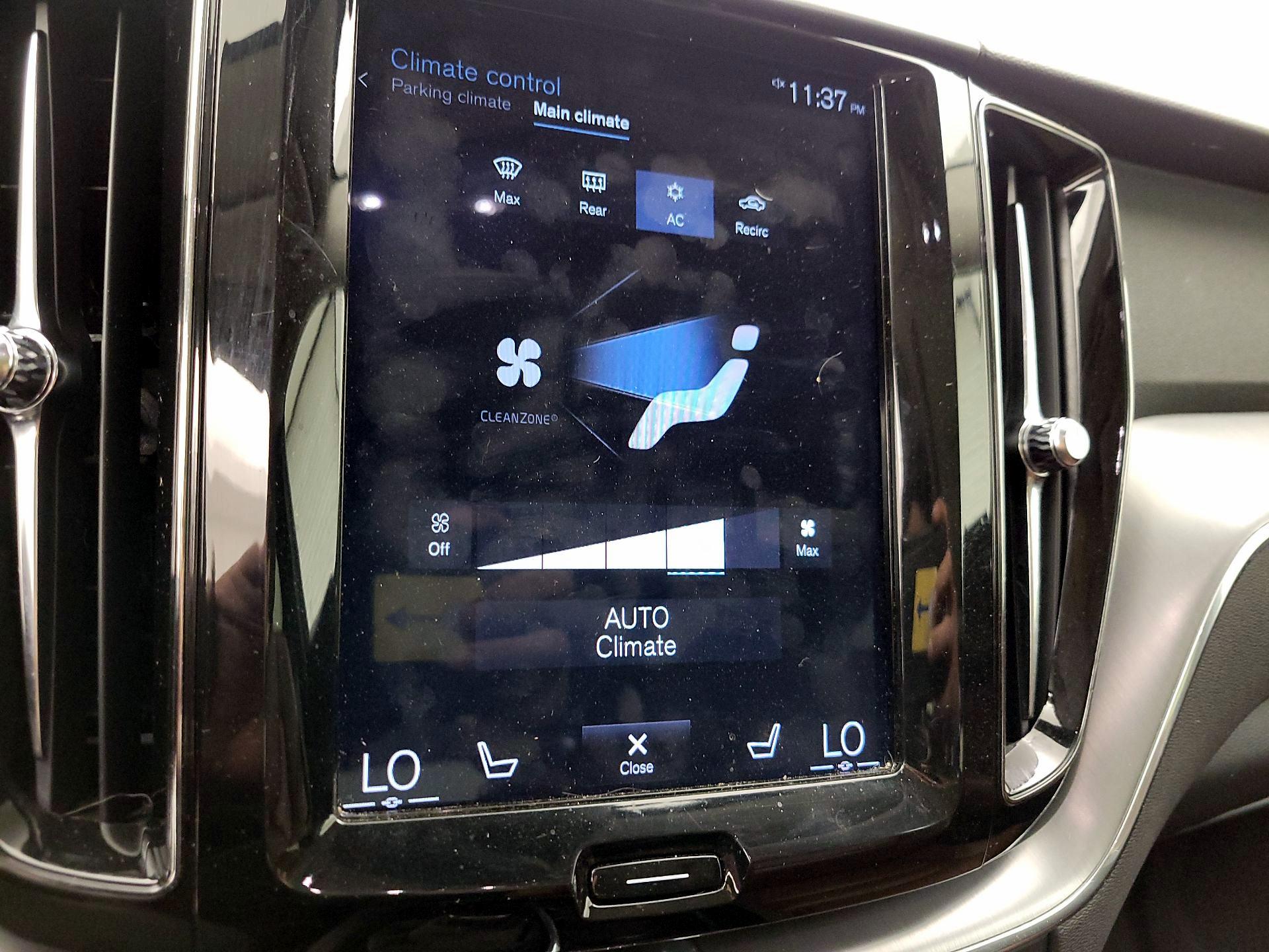 Thumbnail: 2019 Volvo XC60 - 17
