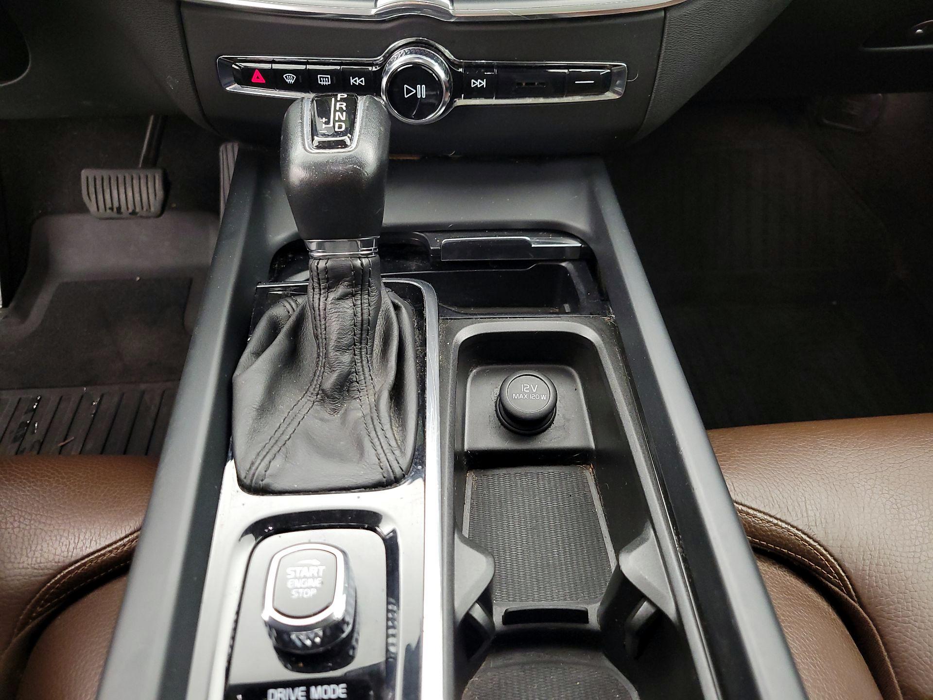 Thumbnail: 2019 Volvo XC60 - 18
