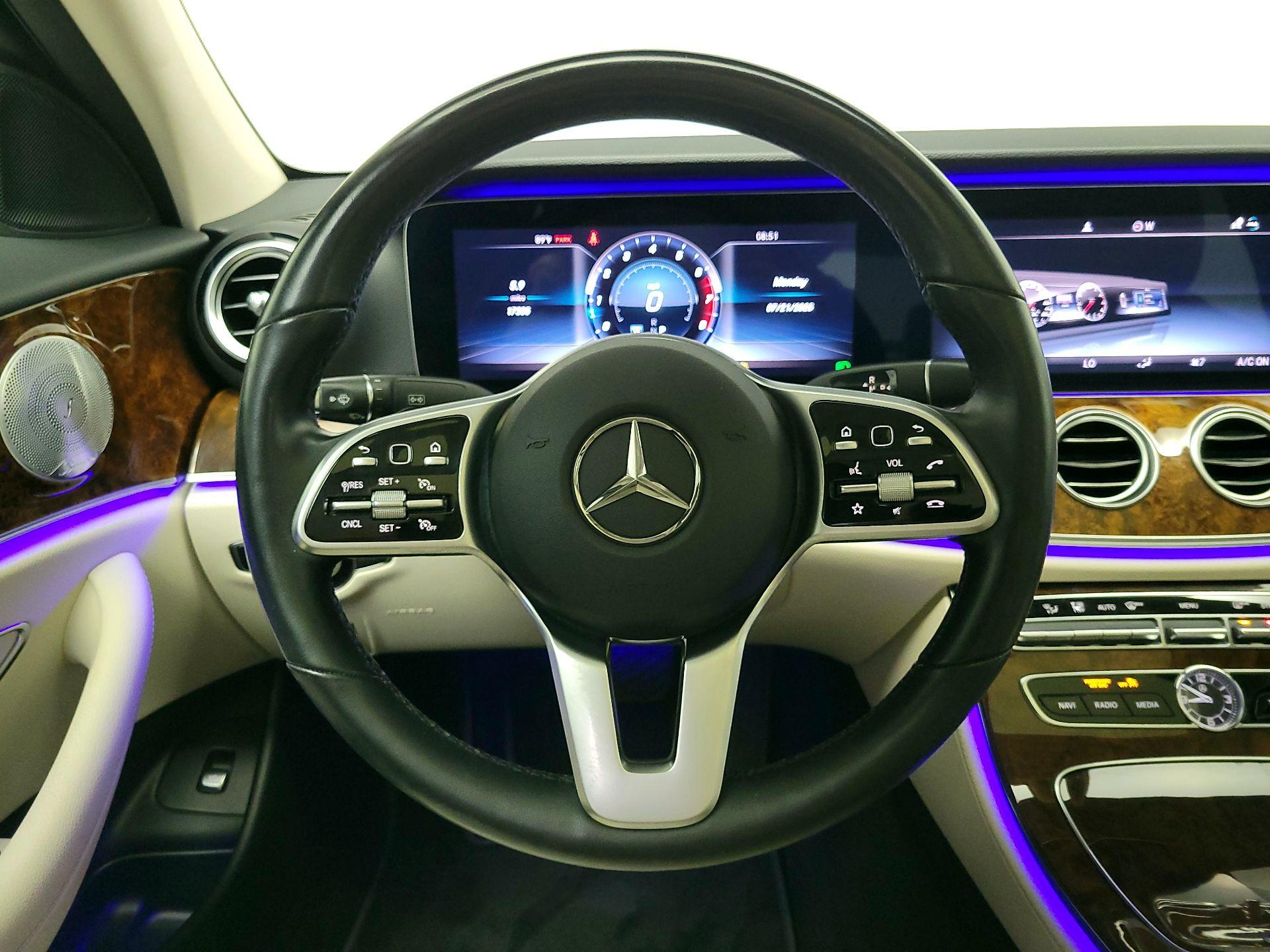 Thumbnail: 2020 Mercedes-Benz E-Class - 10