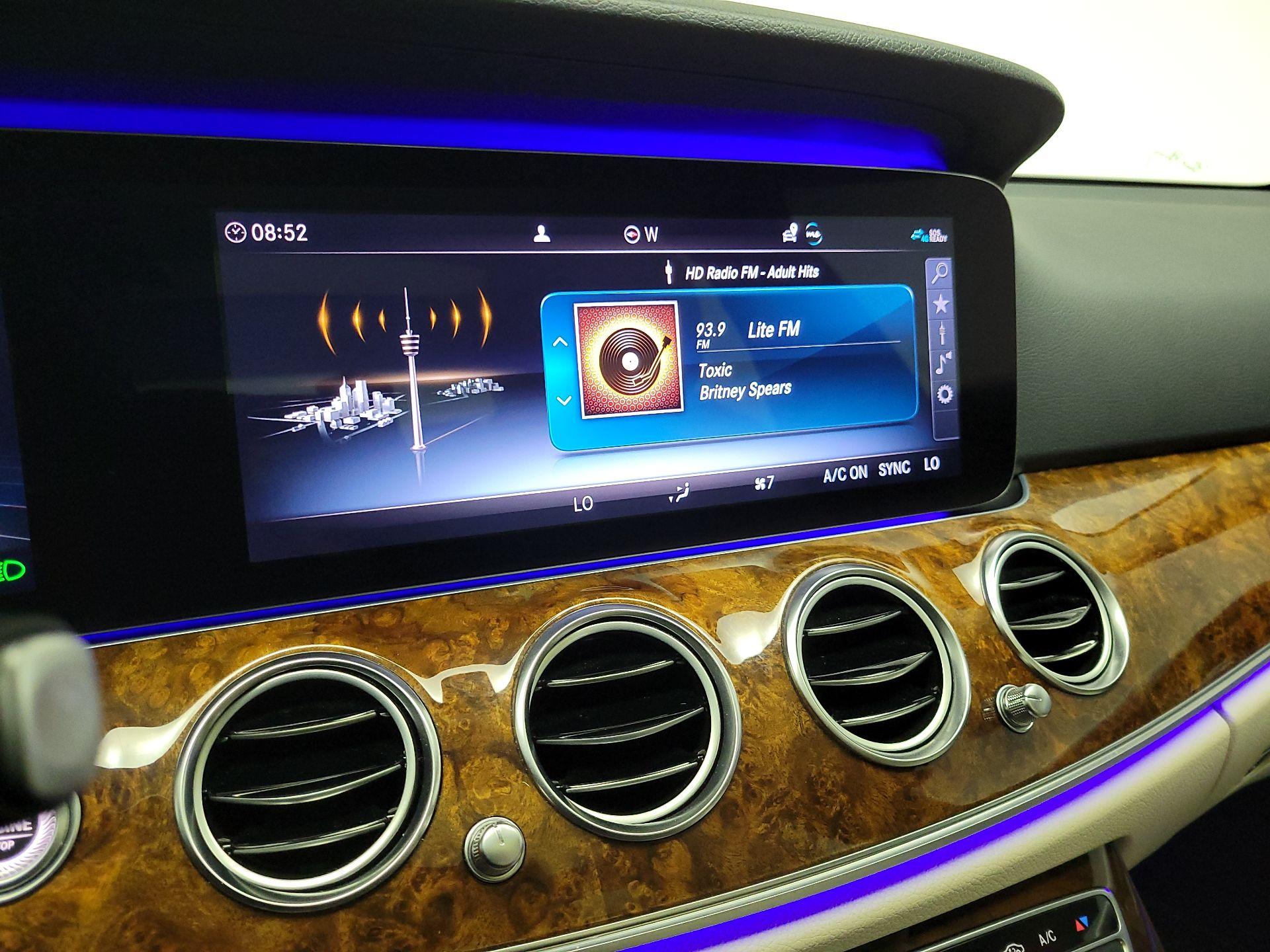 Thumbnail: 2020 Mercedes-Benz E-Class - 16