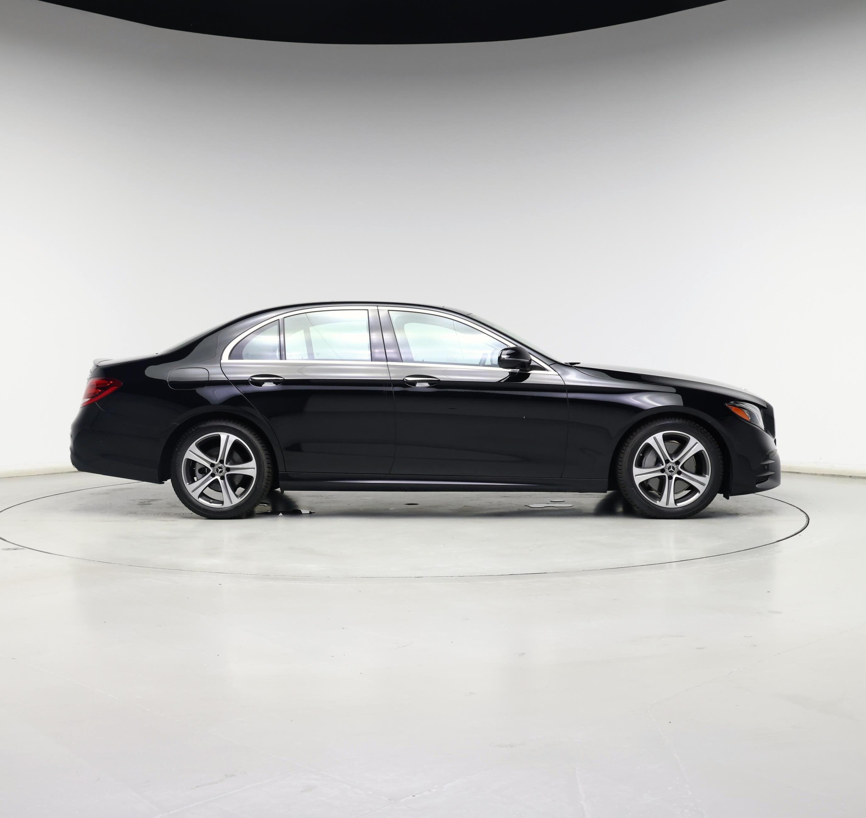Thumbnail: 2020 Mercedes-Benz E-Class - 7