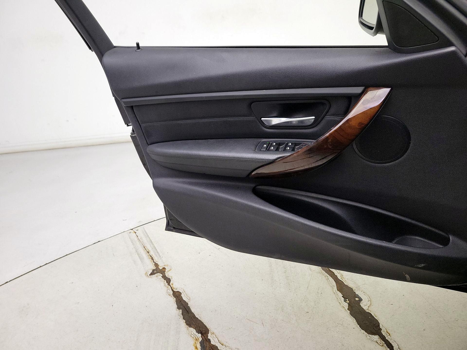 Thumbnail: 2014 BMW 3 Series - 12