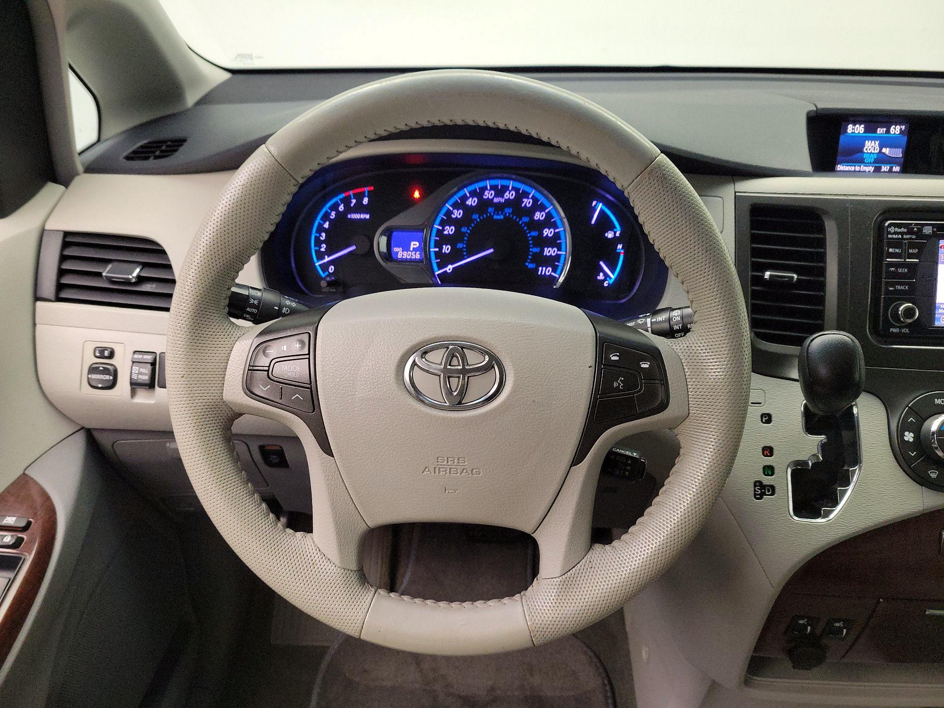 Thumbnail: 2014 Toyota Sienna - 10