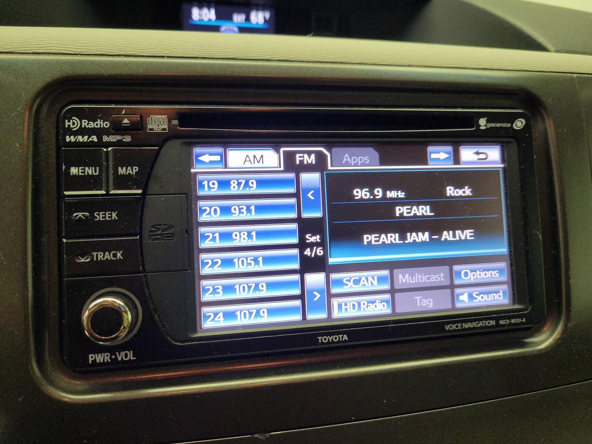 Thumbnail: 2014 Toyota Sienna - 15