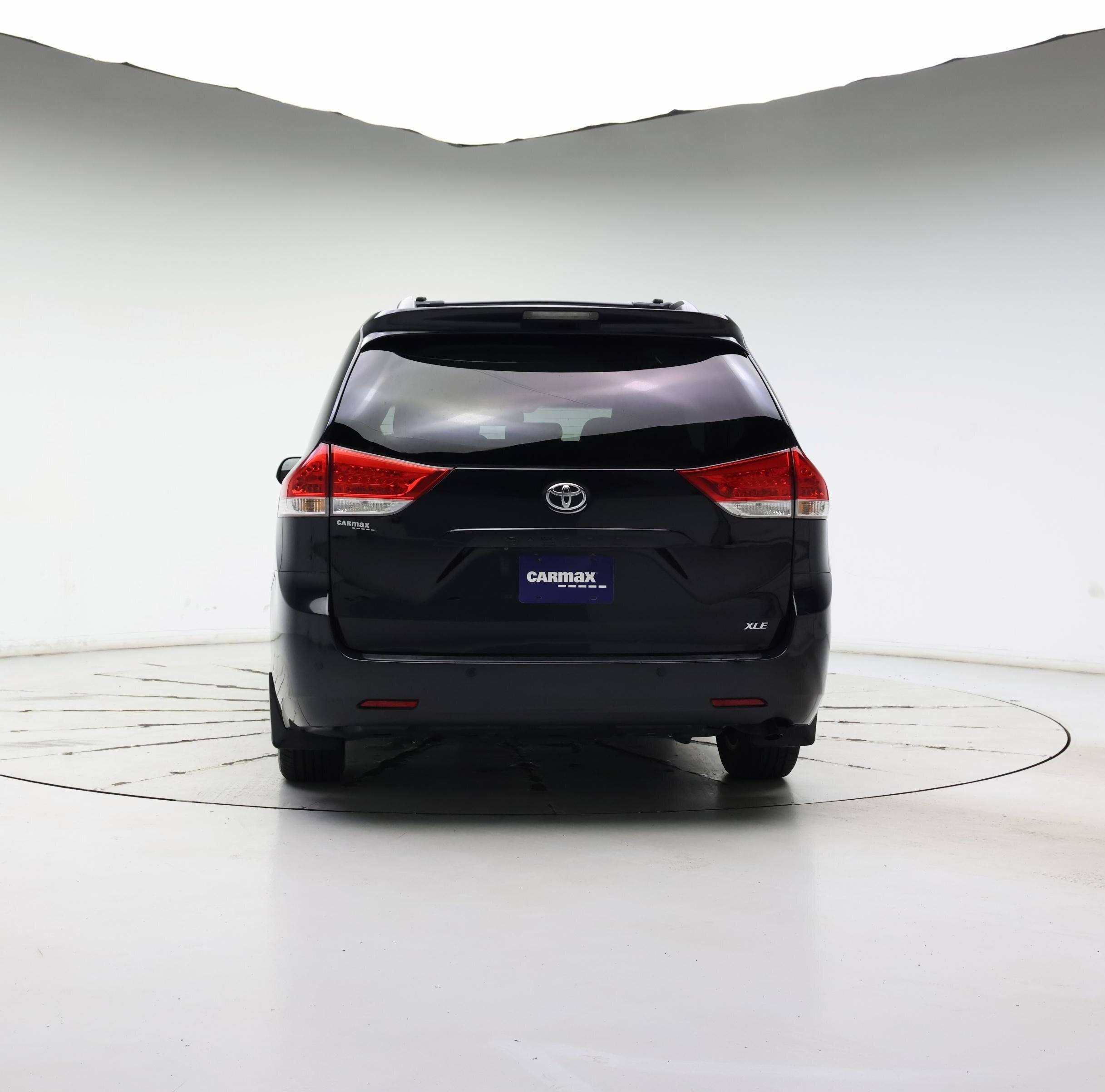 Thumbnail: 2014 Toyota Sienna - 6