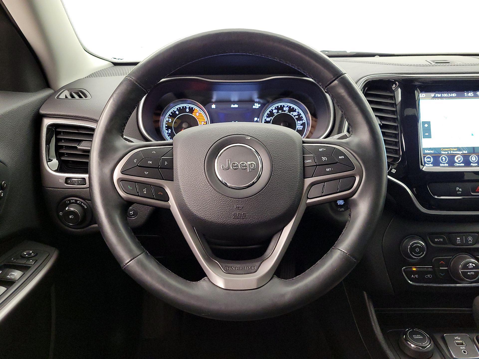 Thumbnail: 2019 Jeep Cherokee - 10