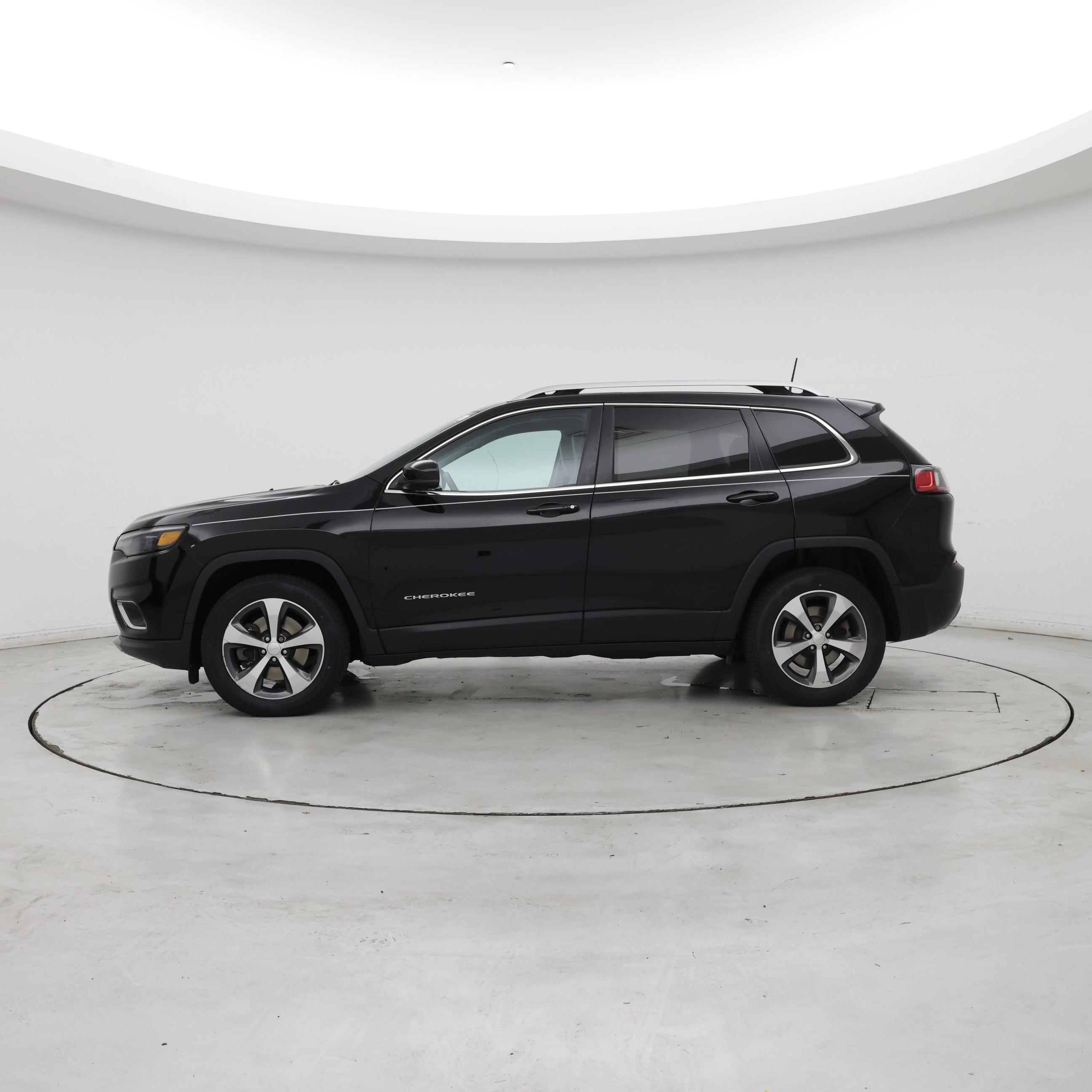 Thumbnail: 2019 Jeep Cherokee - 3