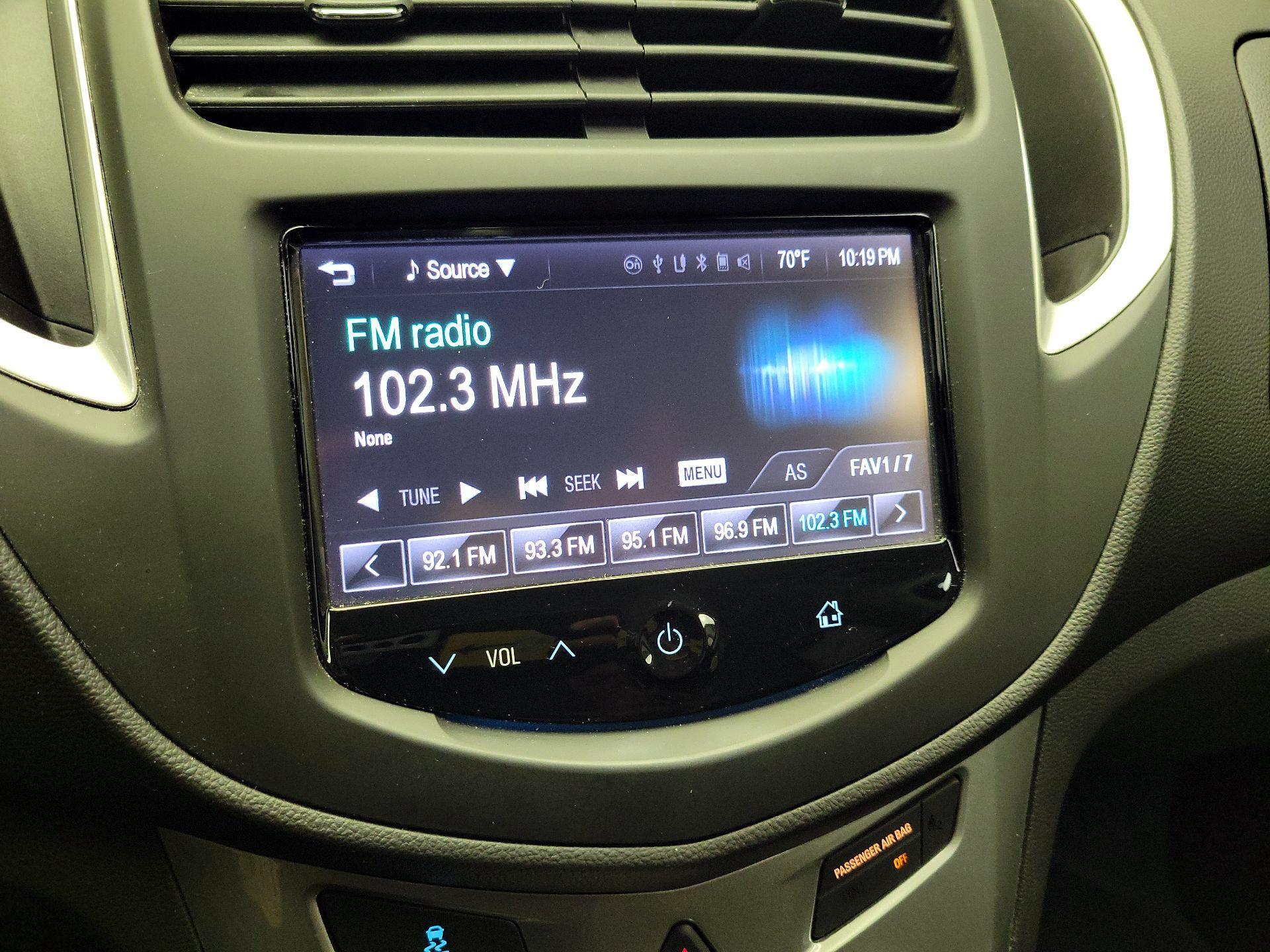 Thumbnail: 2015 Chevrolet Trax - 15