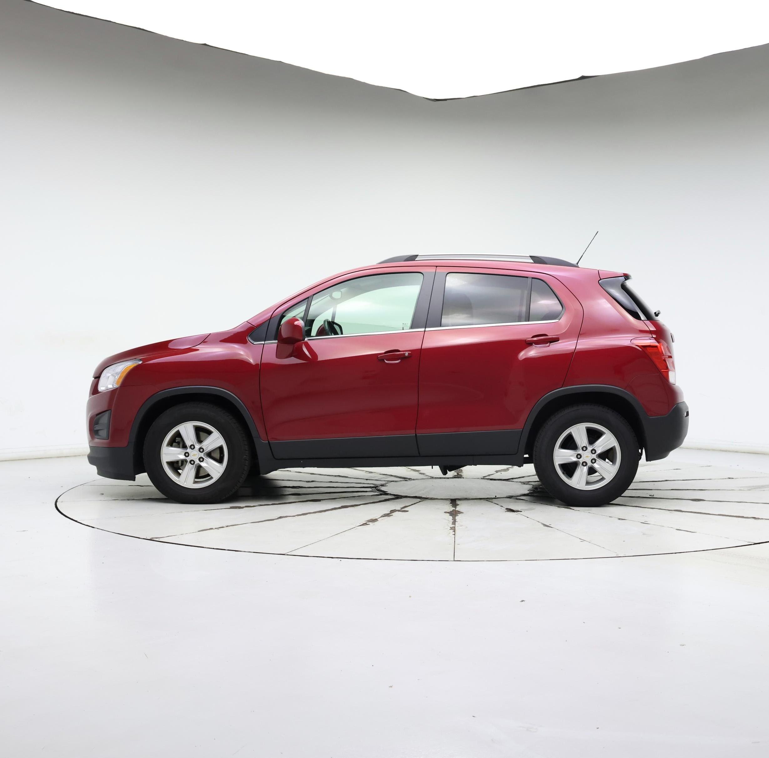 Thumbnail: 2015 Chevrolet Trax - 3