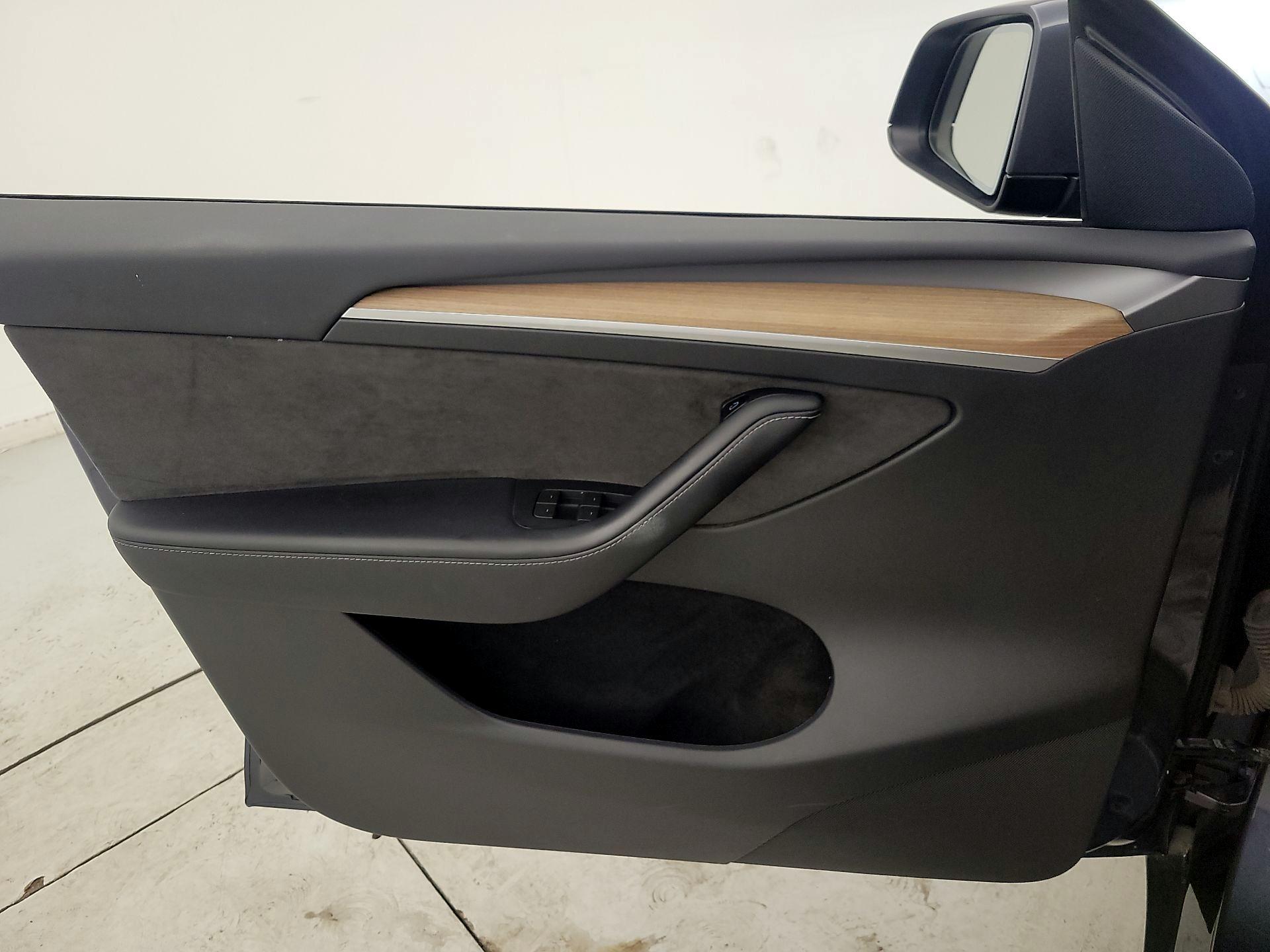 Thumbnail: 2022 Tesla Model Y - 12