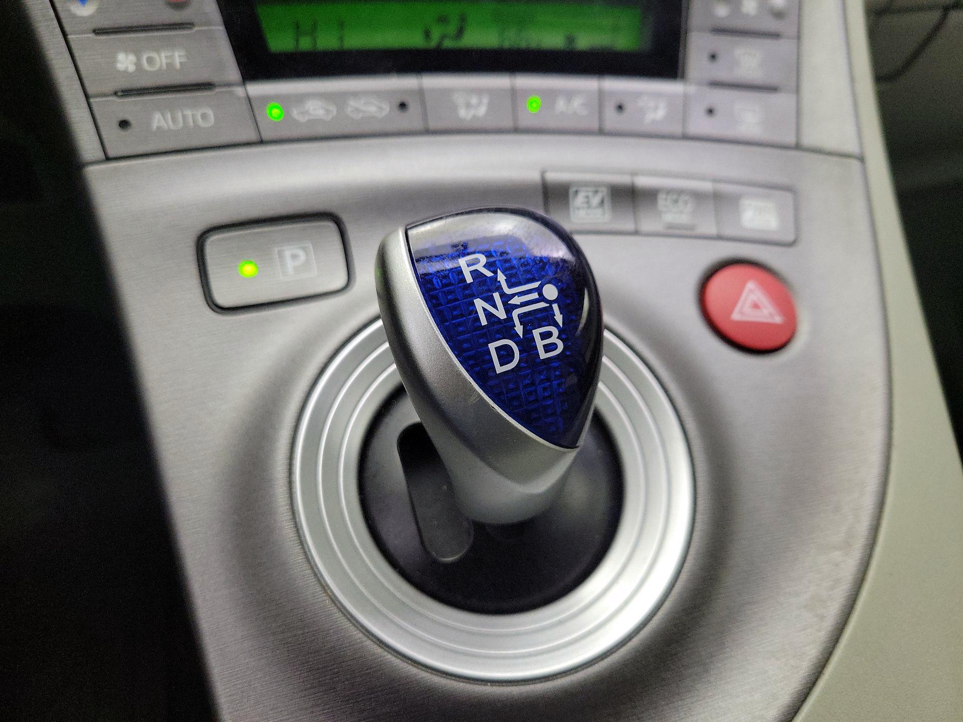 Thumbnail: 2014 Toyota Prius - 16
