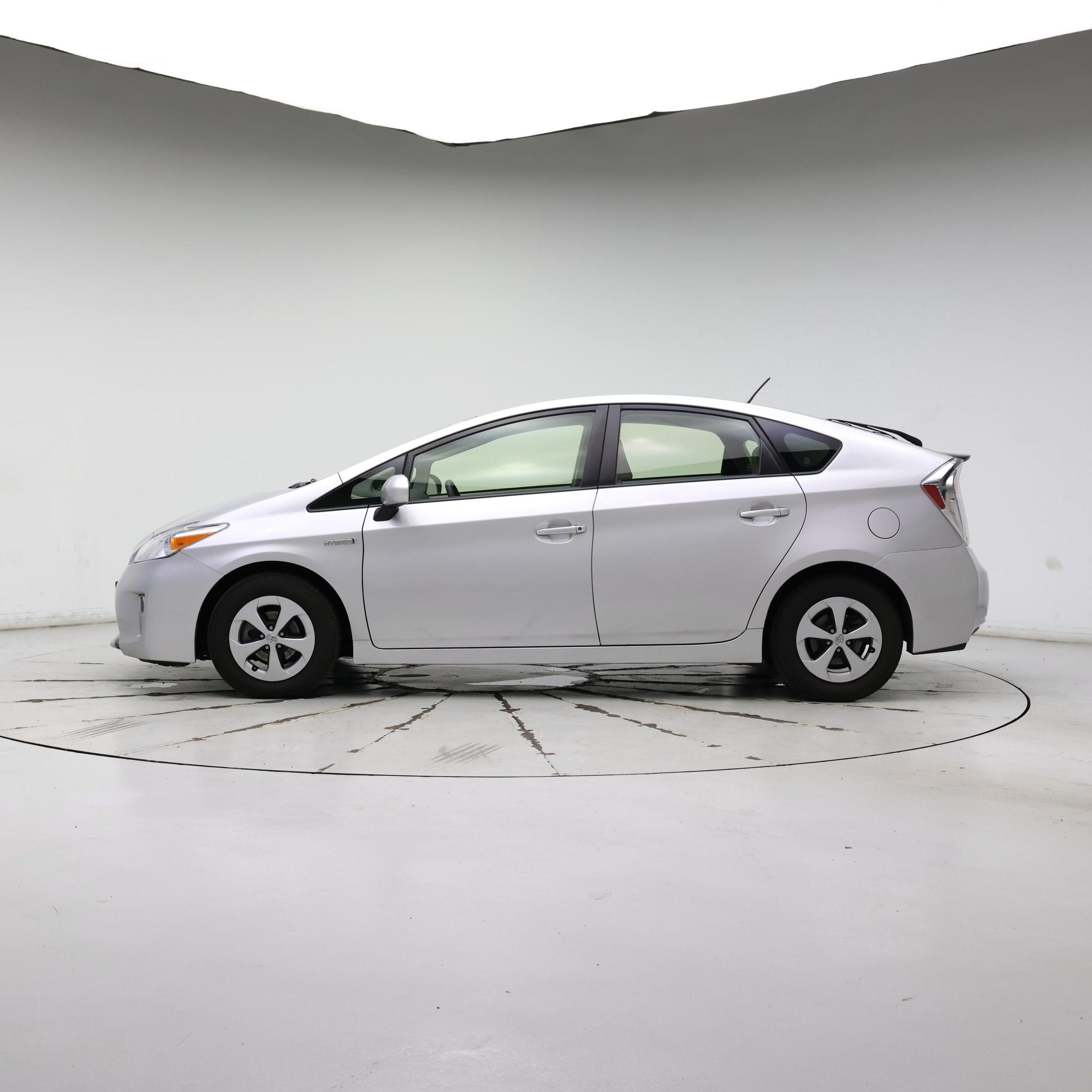 Thumbnail: 2014 Toyota Prius - 3