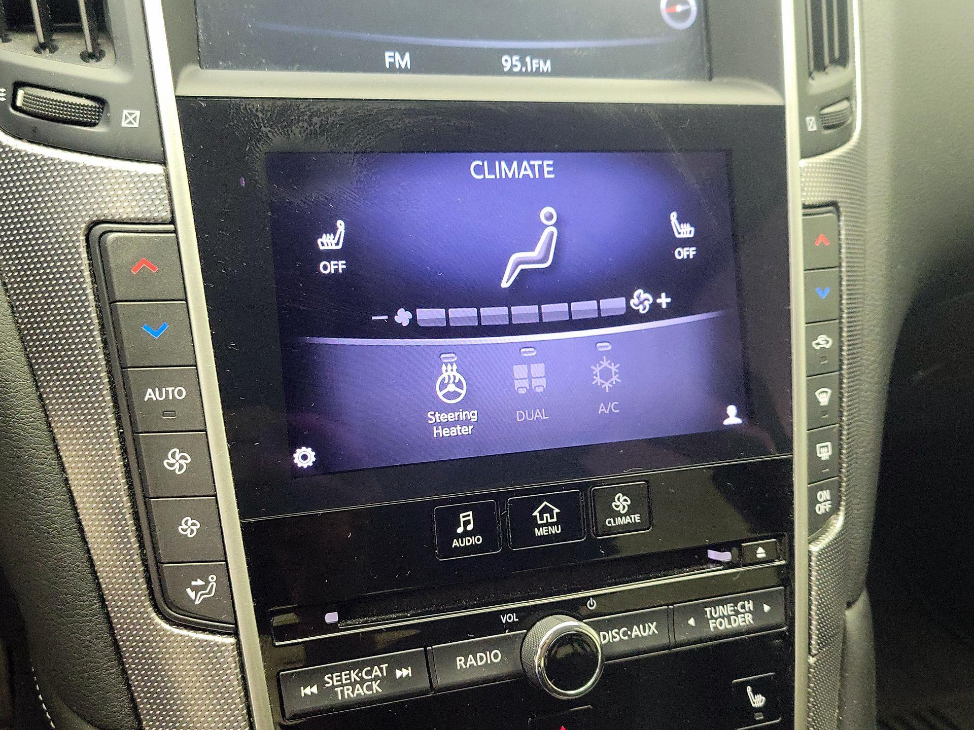 Thumbnail: 2014 INFINITI Q50 - 17